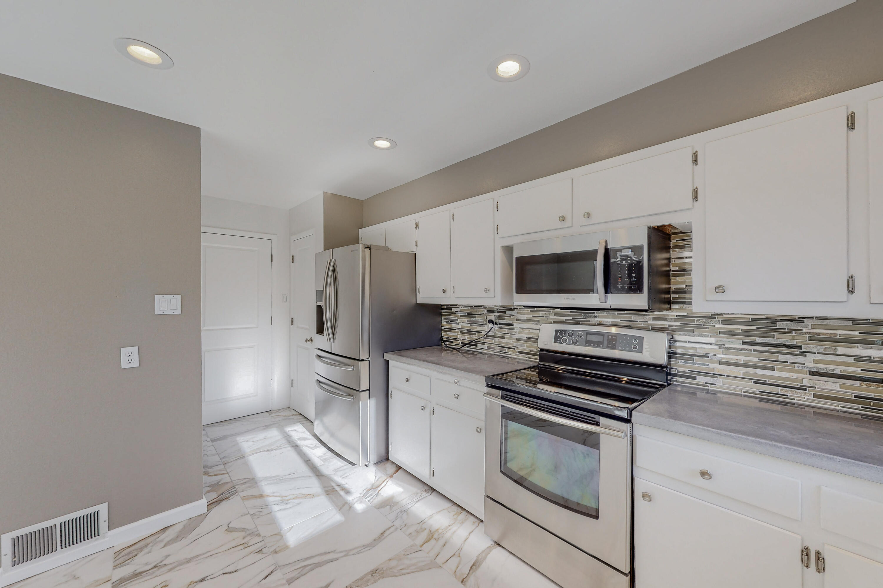 3608 Mary Ellen Street NE