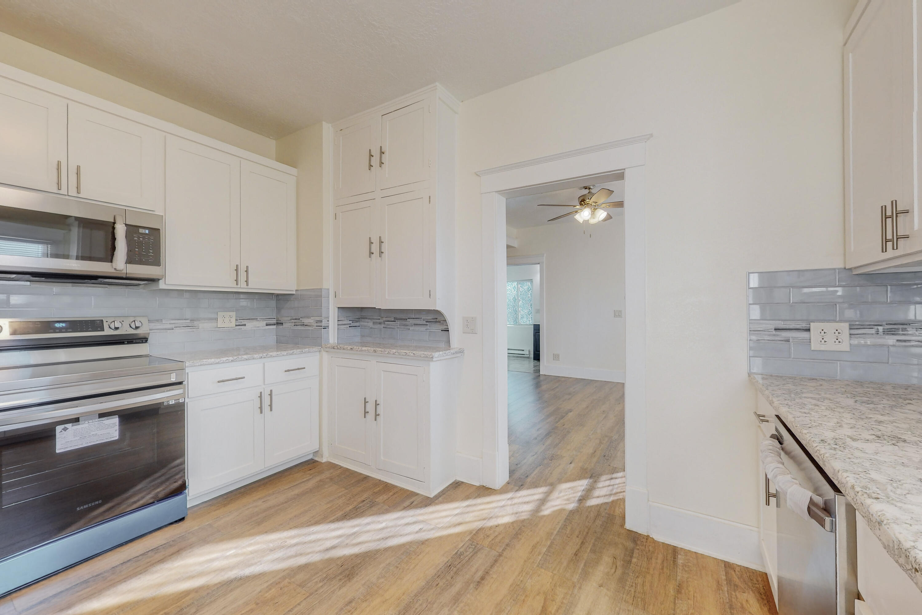 635 KINLEY Avenue NW