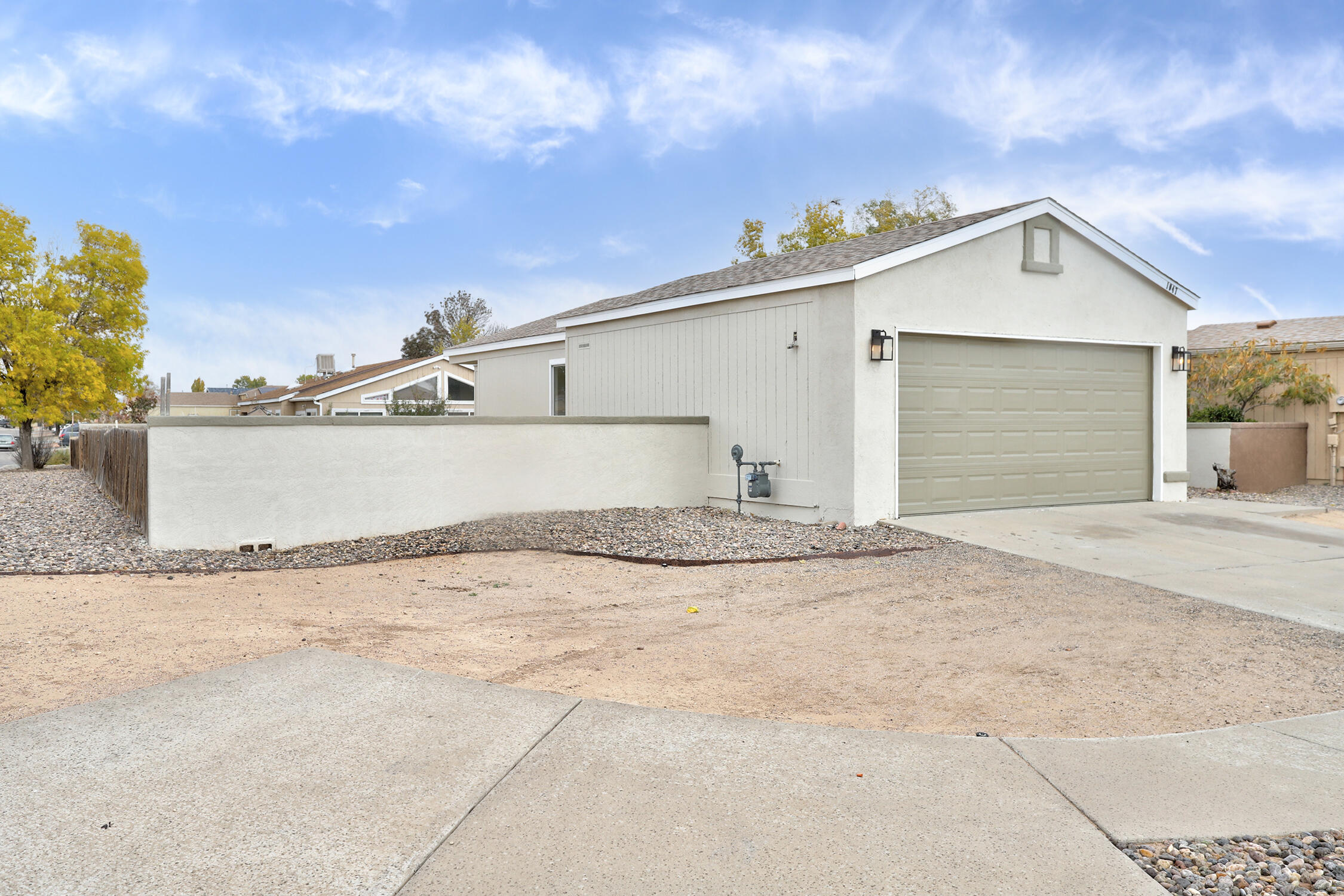 1047 SAND DUNE Road NE