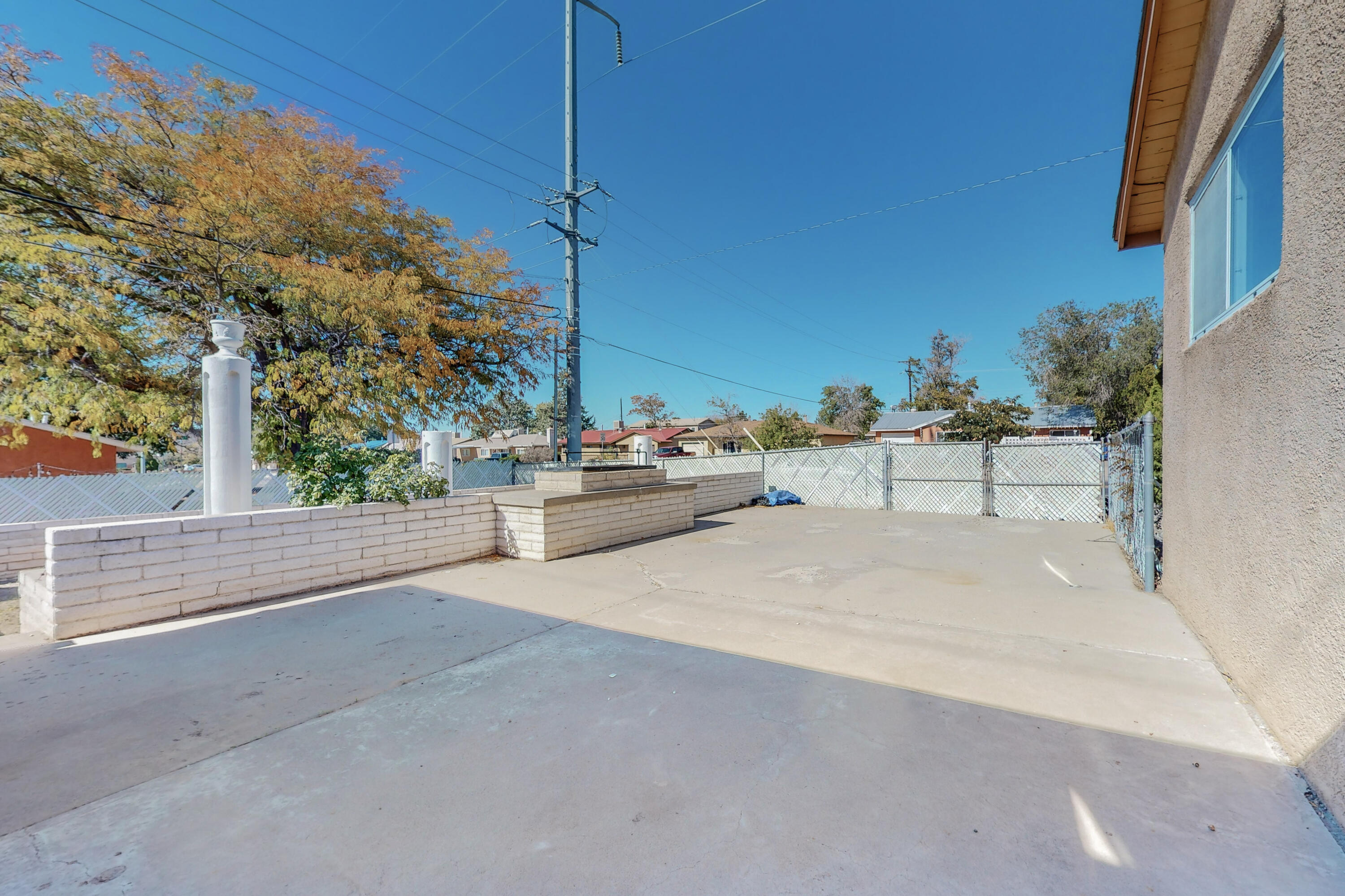 1317 GARCIA Street NE