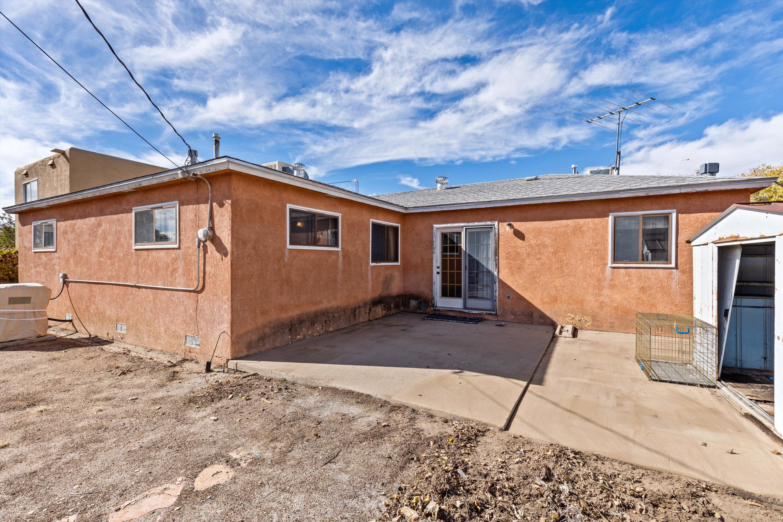3512 GLORIETA Street NE