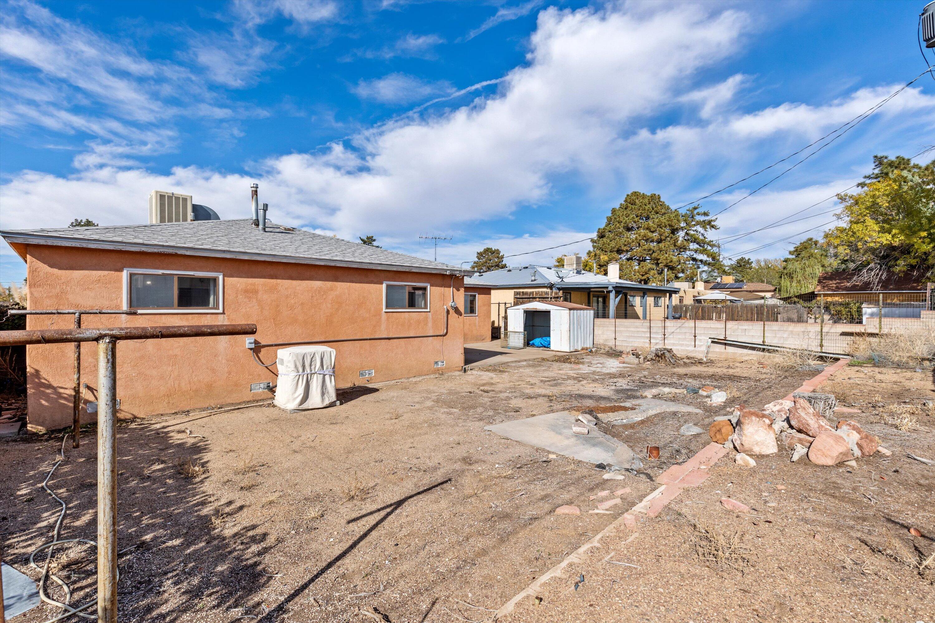 3512 GLORIETA Street NE