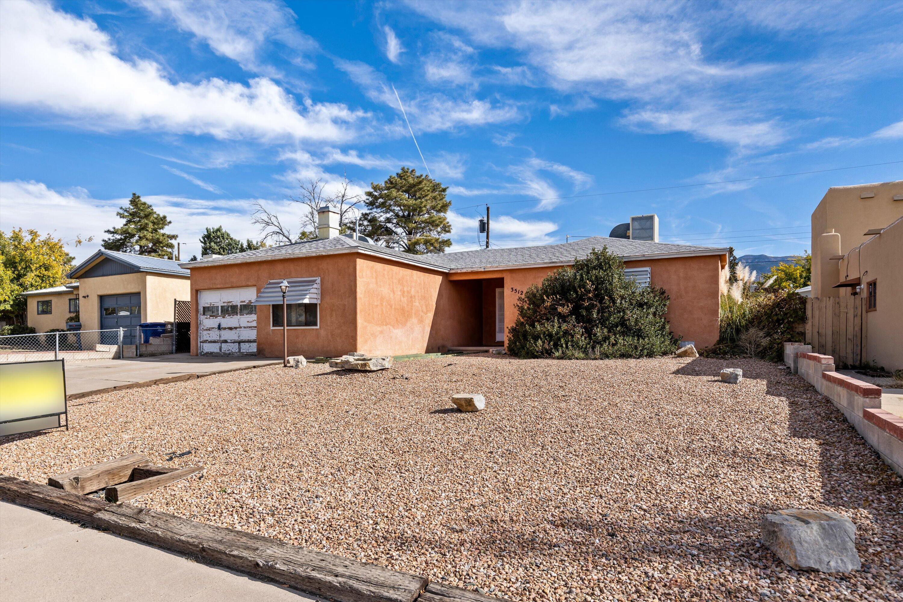 3512 GLORIETA Street NE