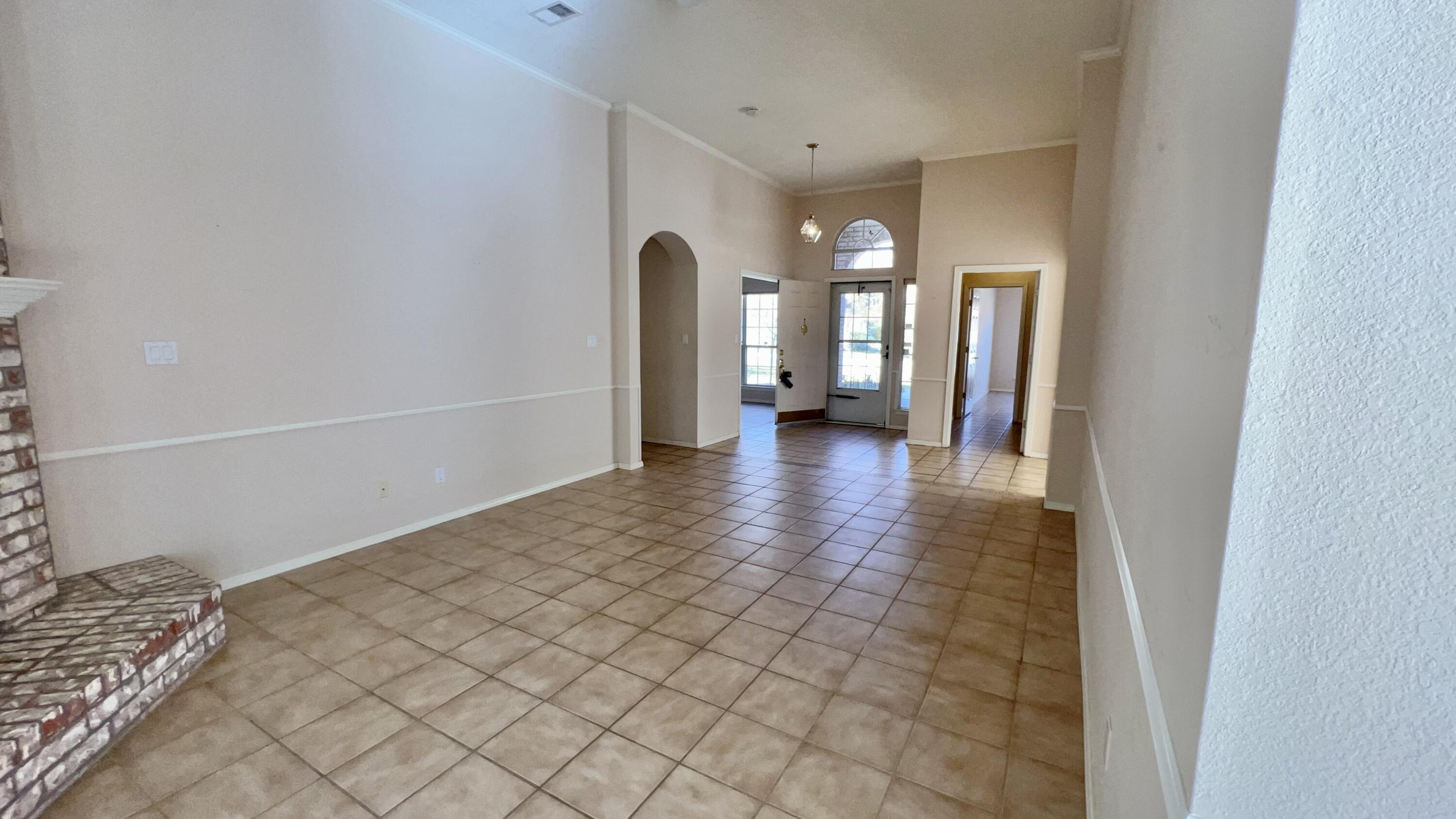 2848 W Island Se Loop SE