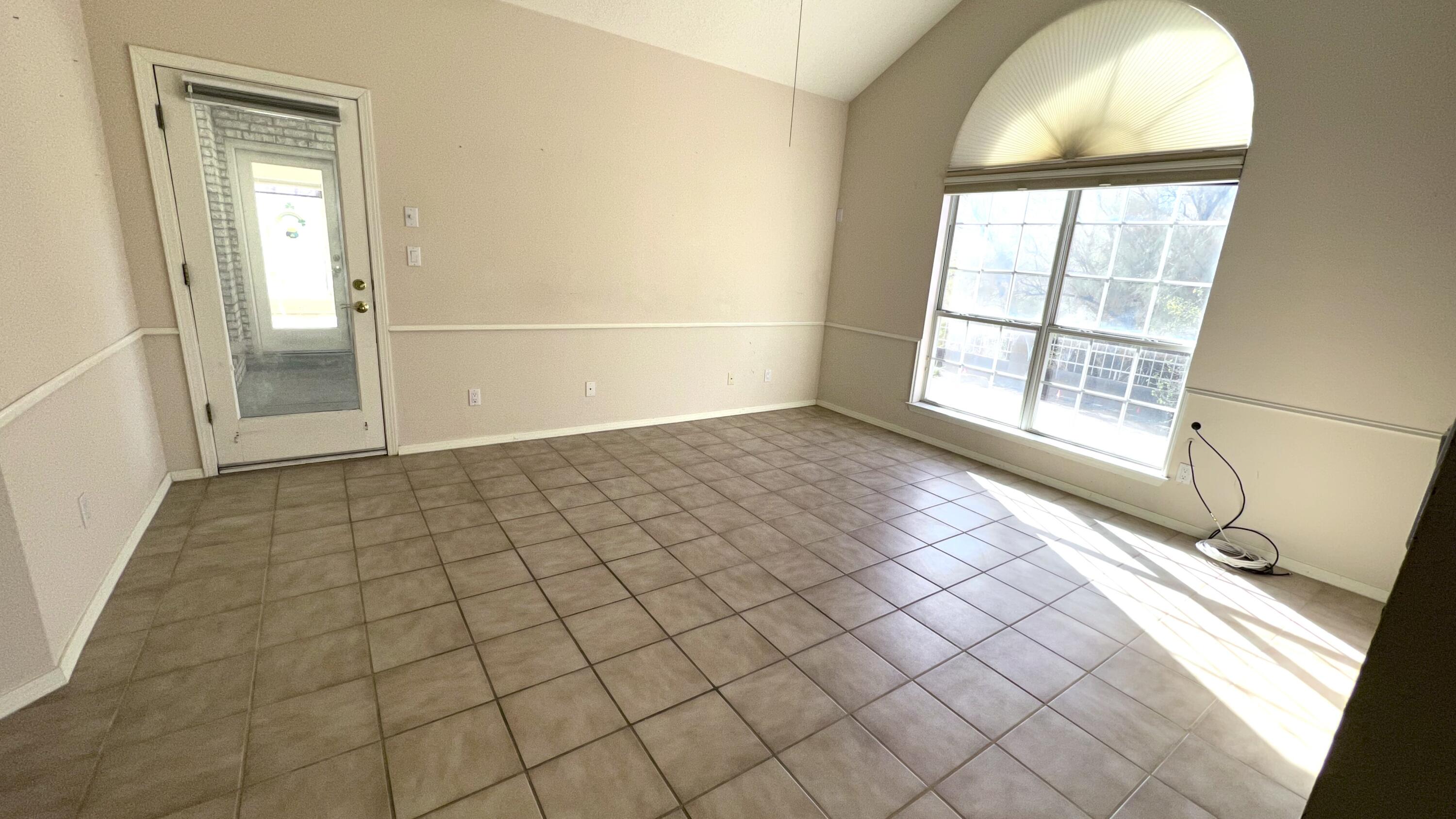 2848 W Island Se Loop SE