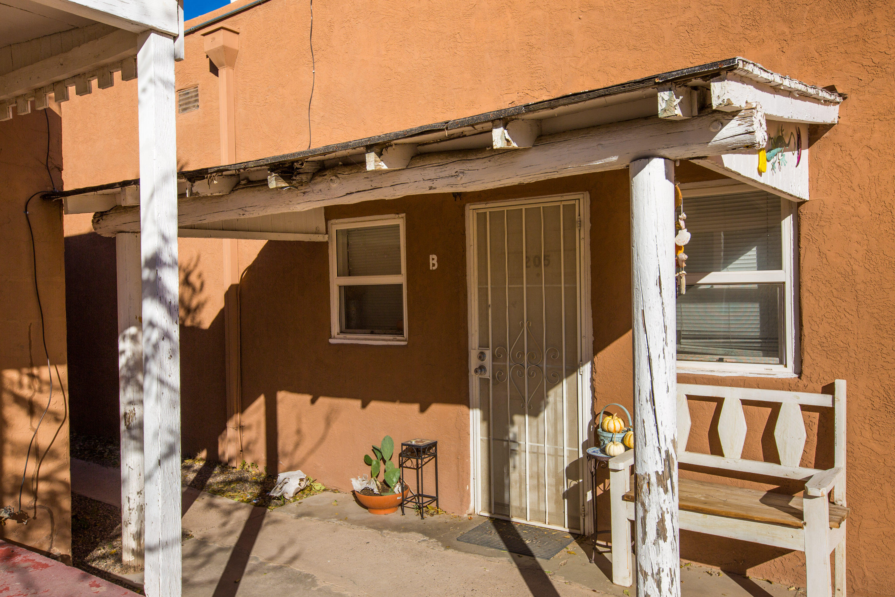 205 STANFORD Drive SE