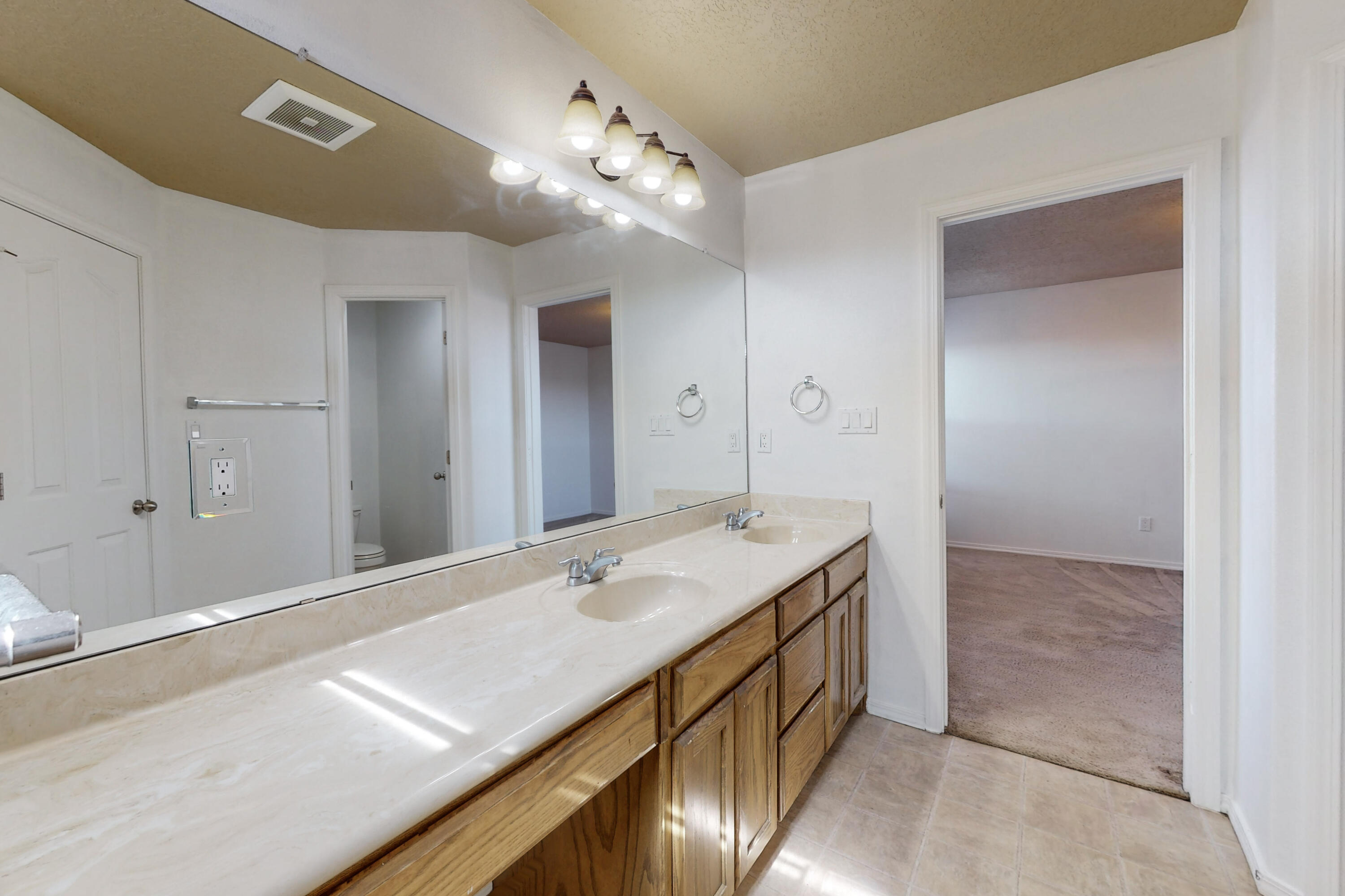905 Tieran Court NE