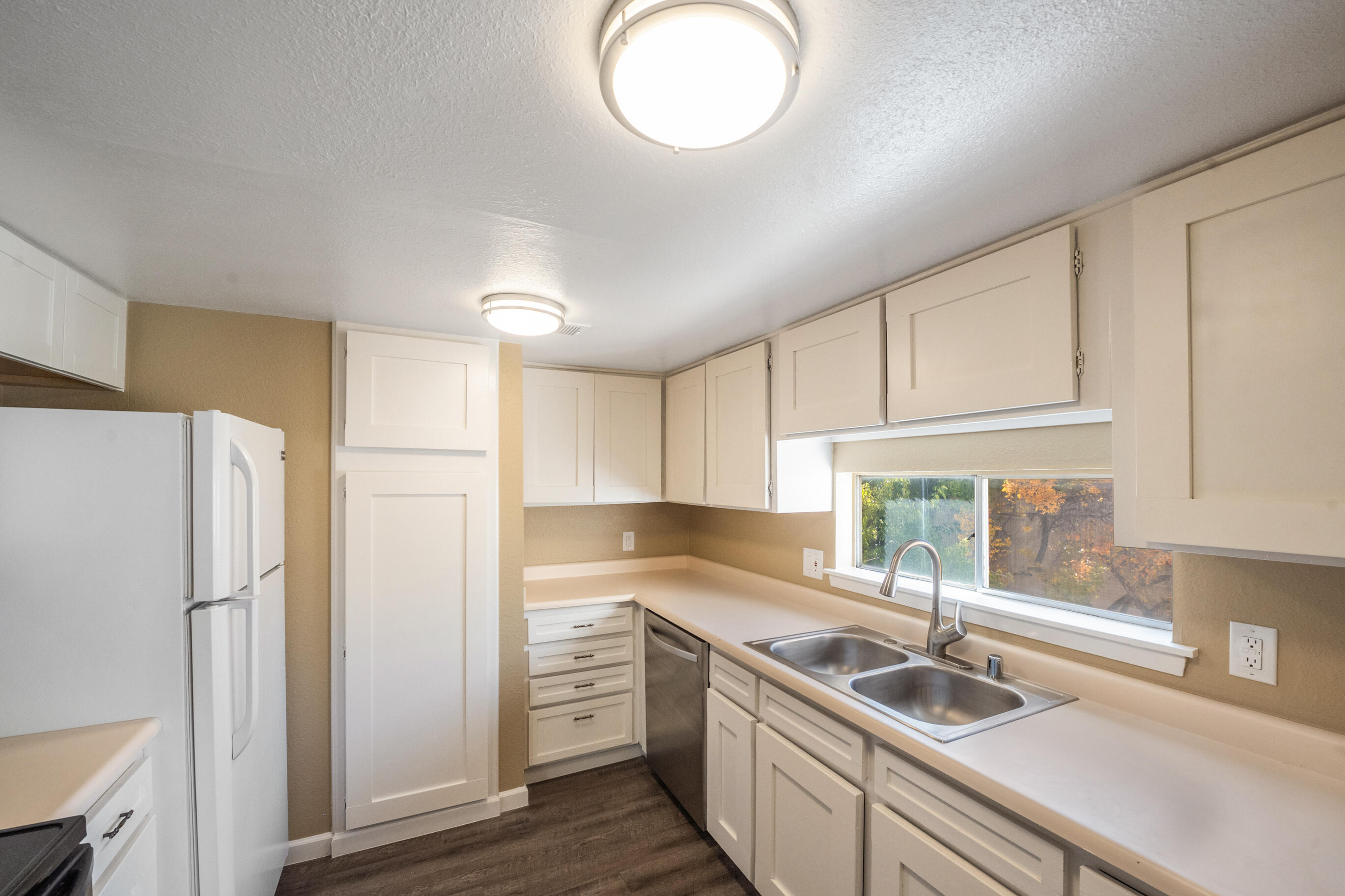 3501 JUAN TABO Boulevard NE Unit: B6