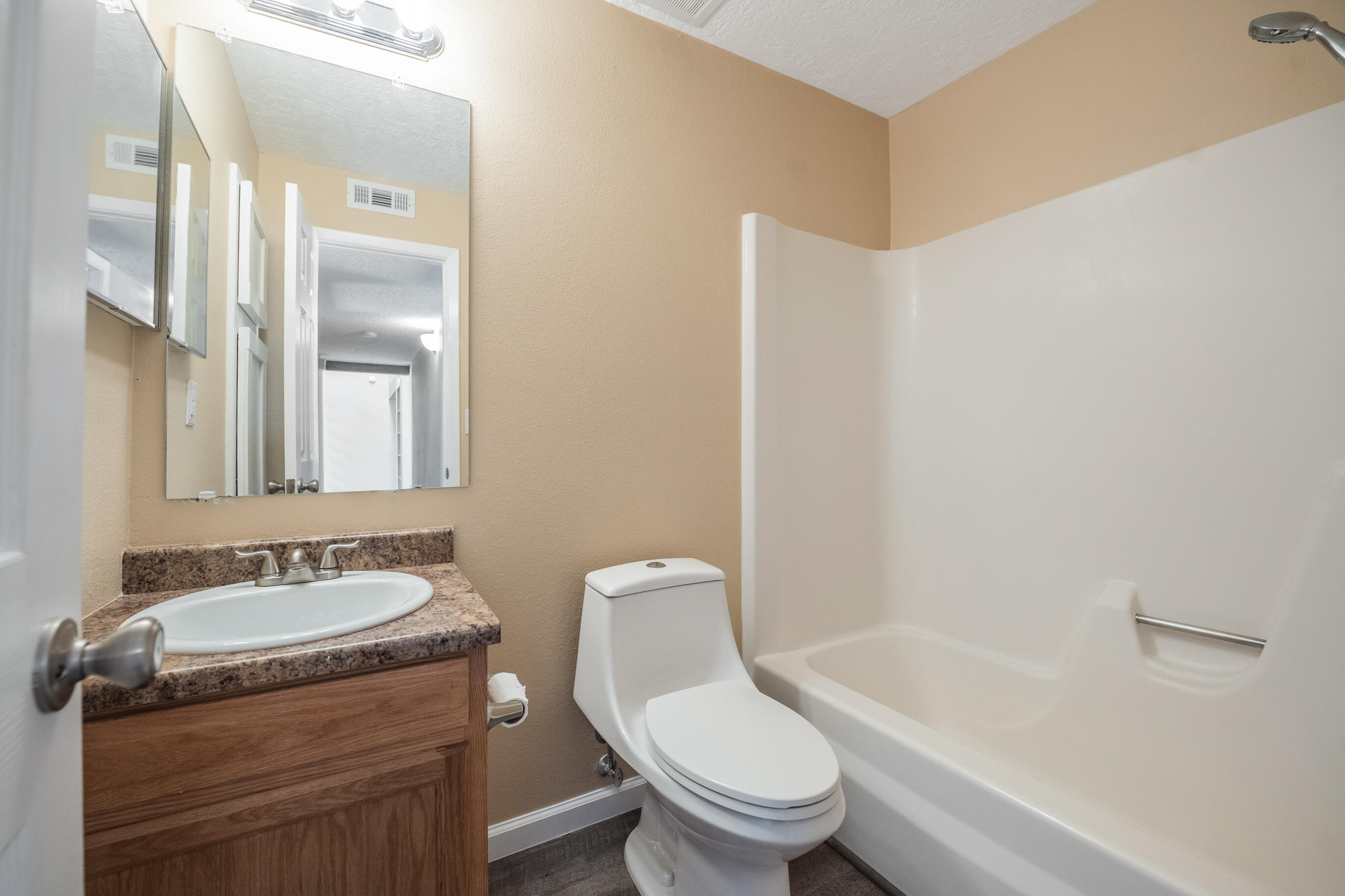 3501 JUAN TABO Boulevard NE Unit: B6