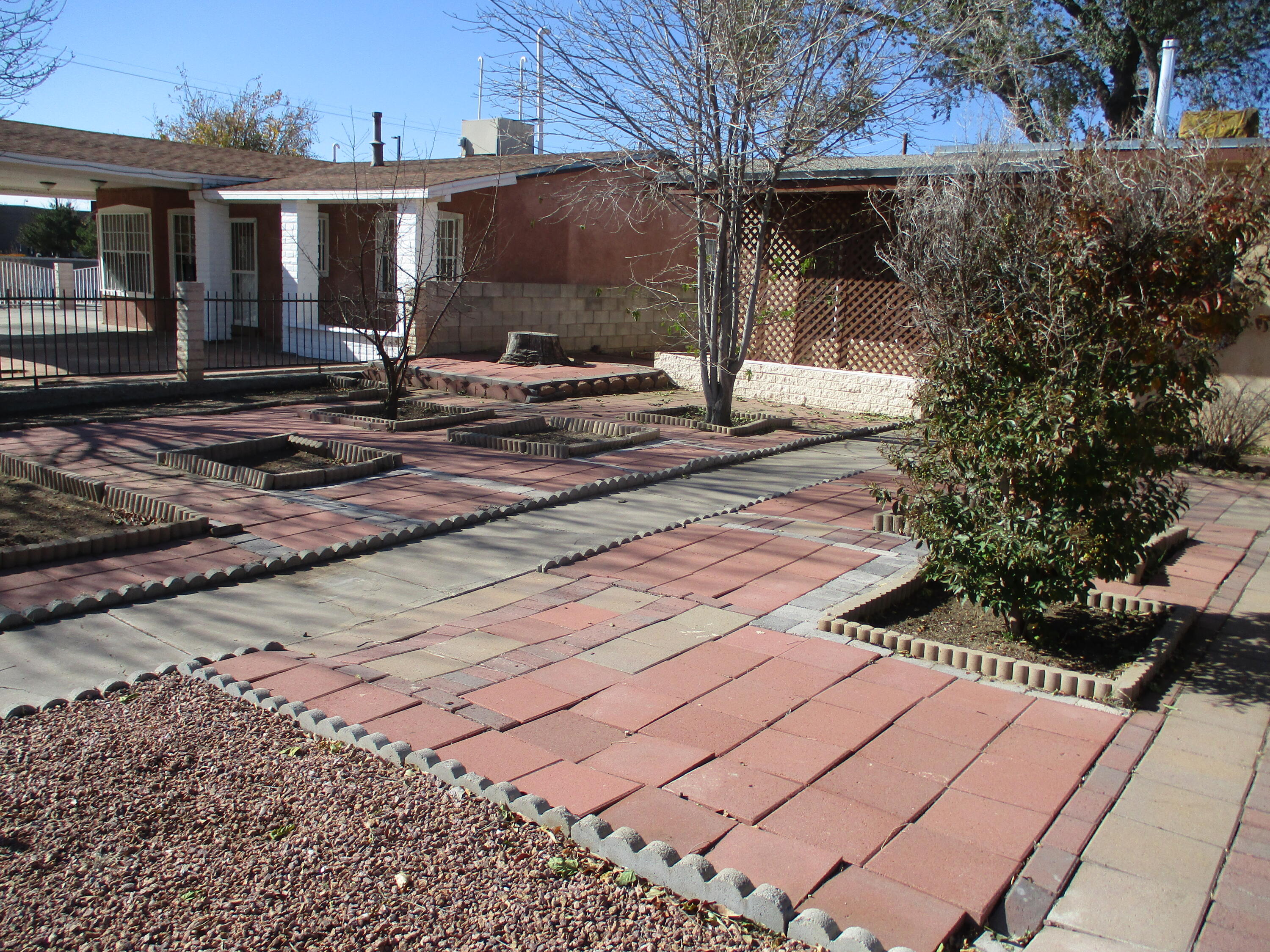 2407 La Veta Drive