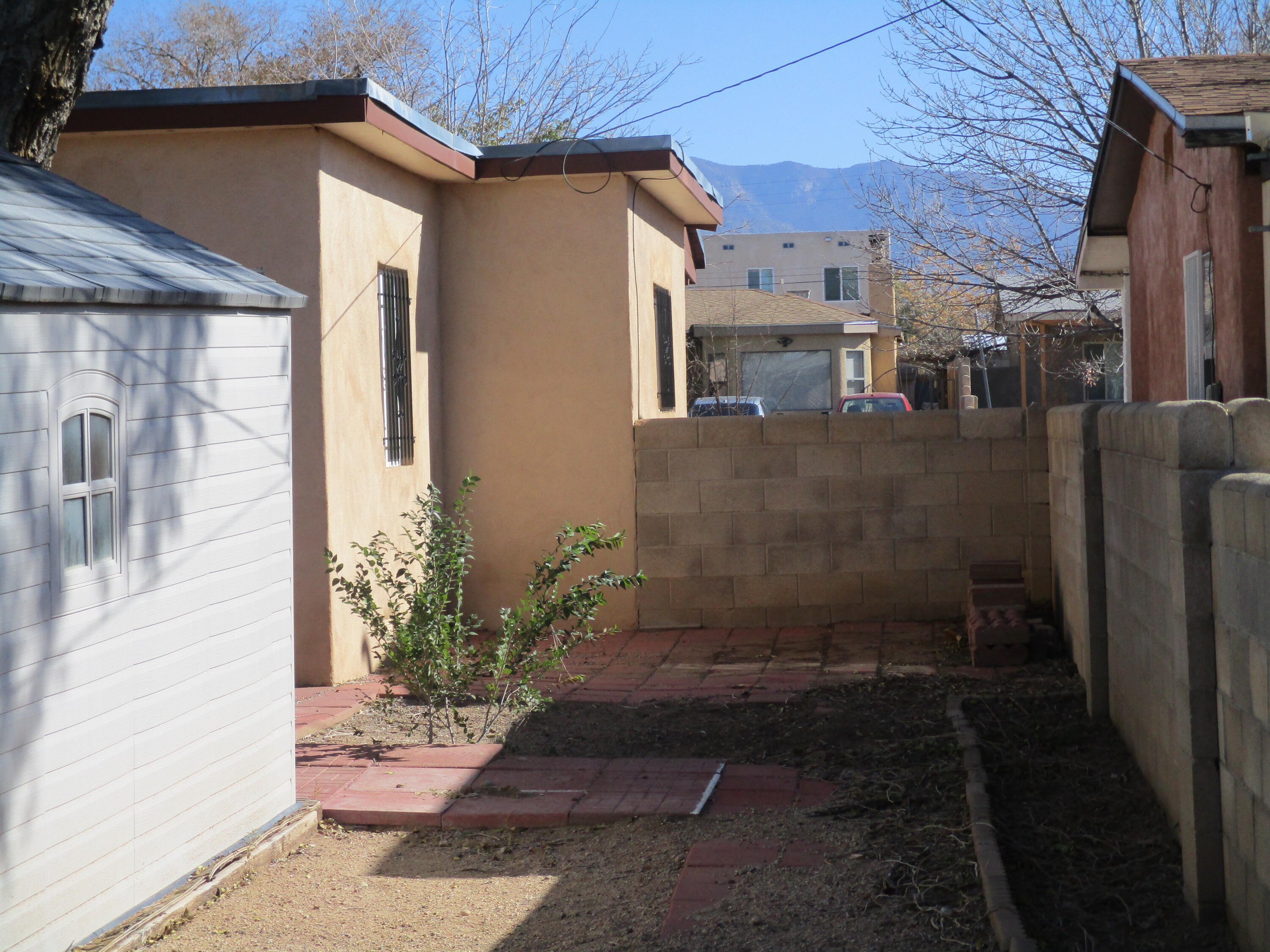 2407 La Veta Drive