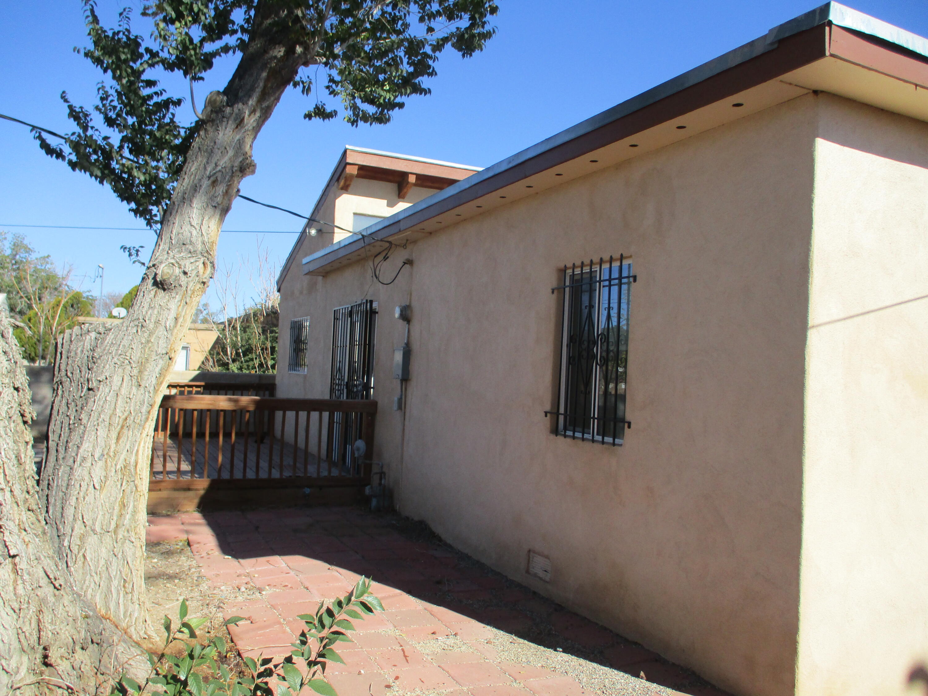 2407 La Veta Drive
