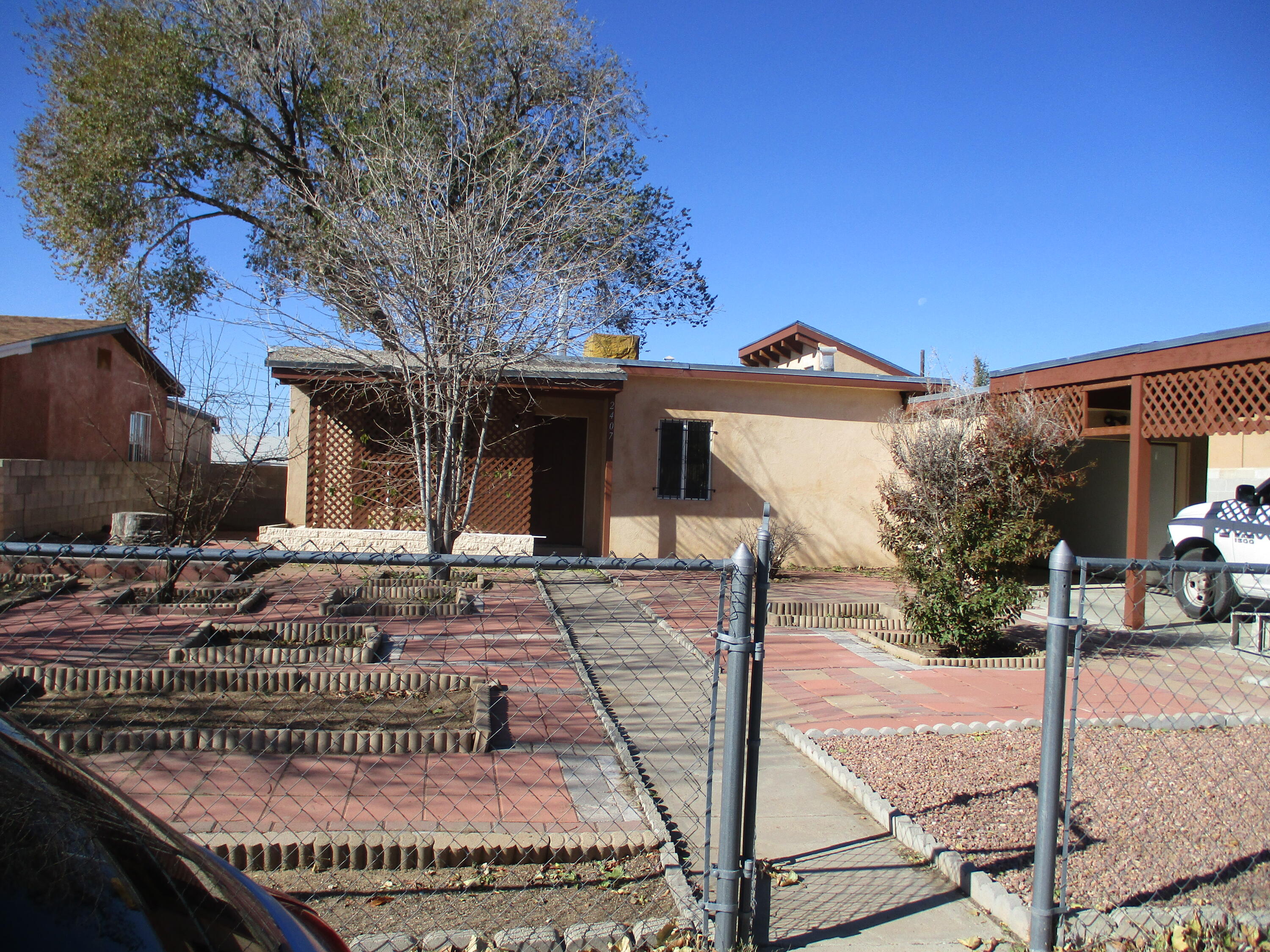 2407 La Veta Drive