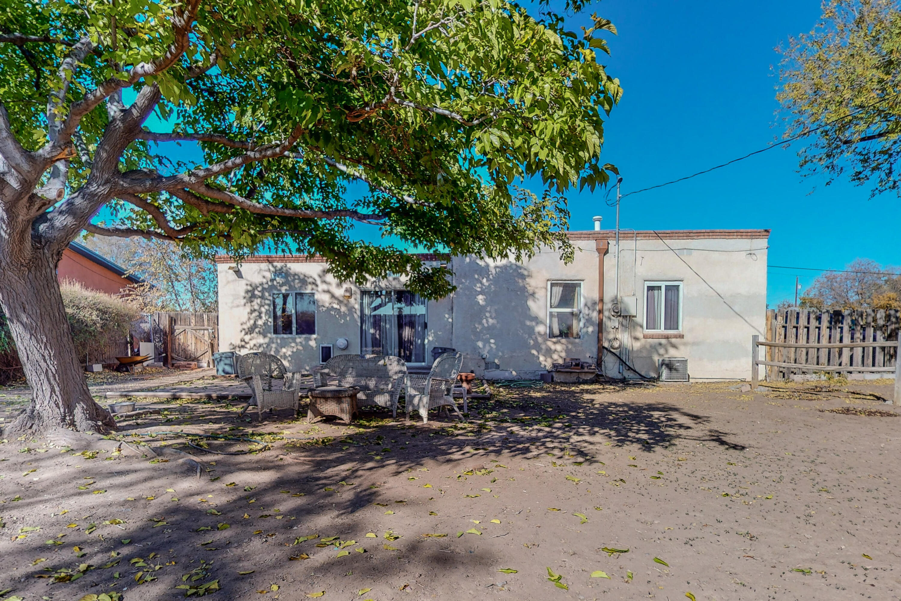 1030 WOODLAND Avenue NW