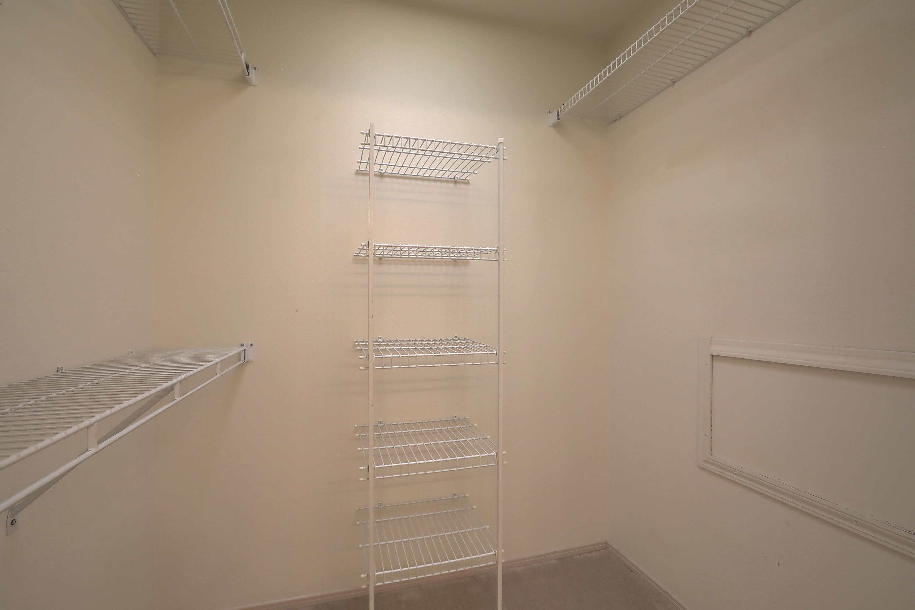 827 COUNTRY CLUB Drive SE Unit: 2B