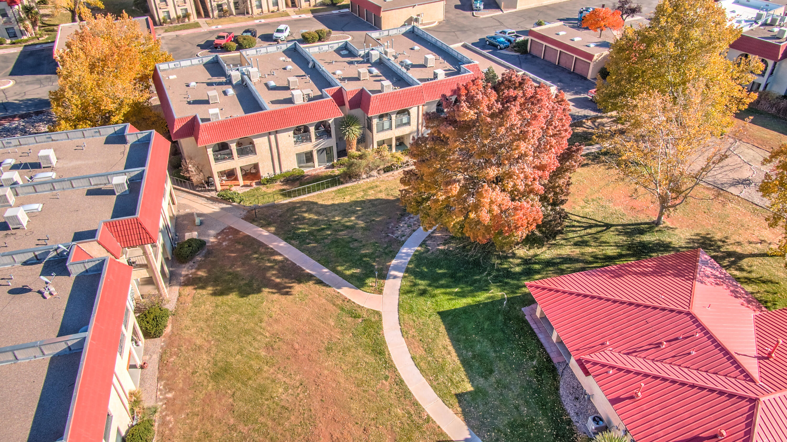 827 COUNTRY CLUB Drive SE Unit: 2B