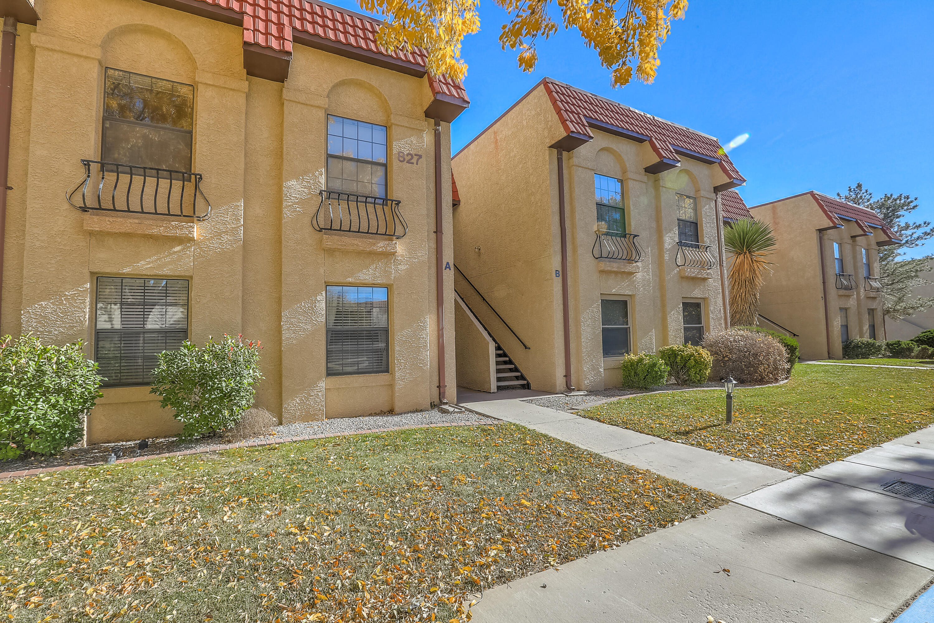 827 COUNTRY CLUB Drive SE Unit: 2B