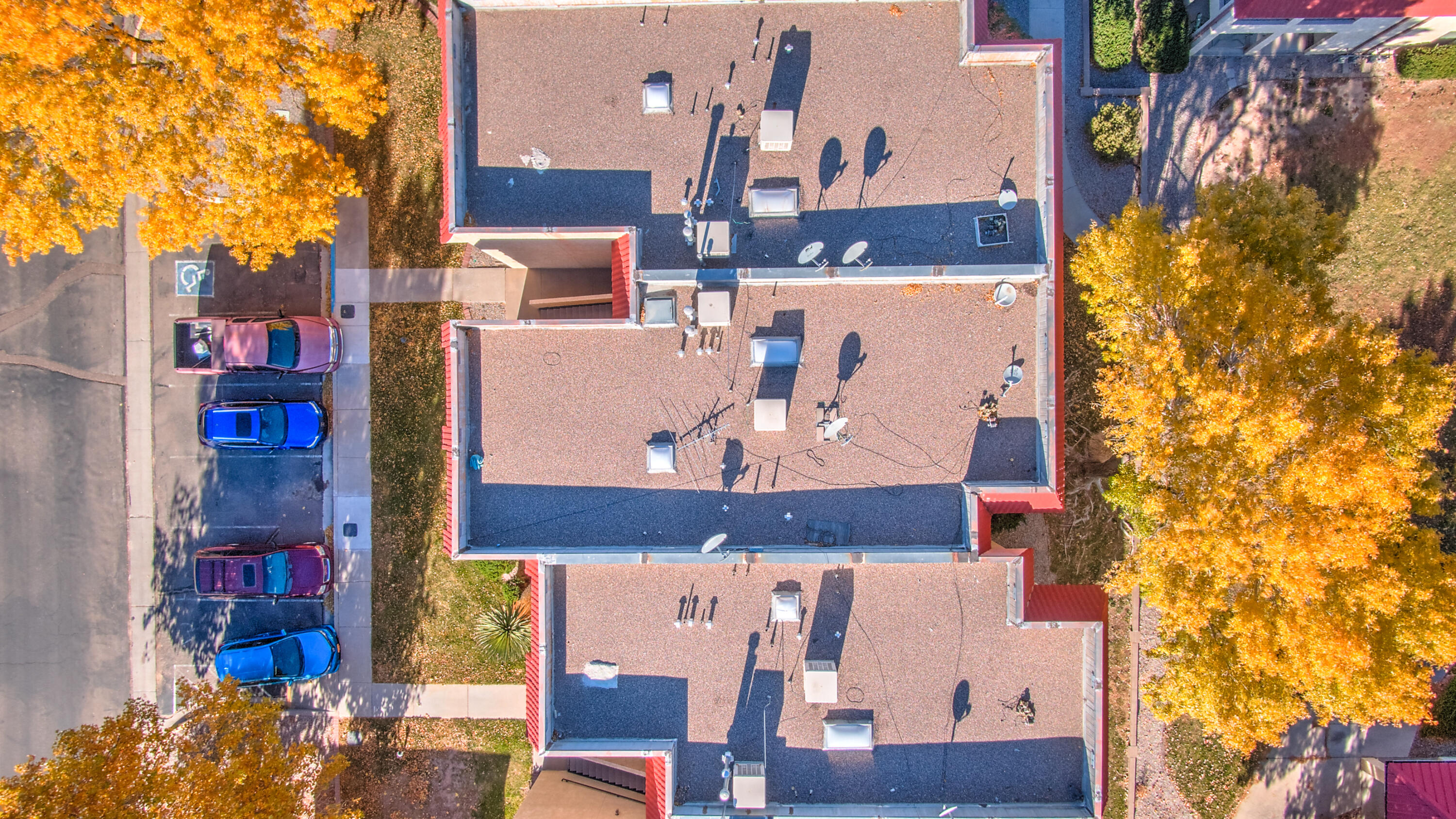 827 COUNTRY CLUB Drive SE Unit: 2B