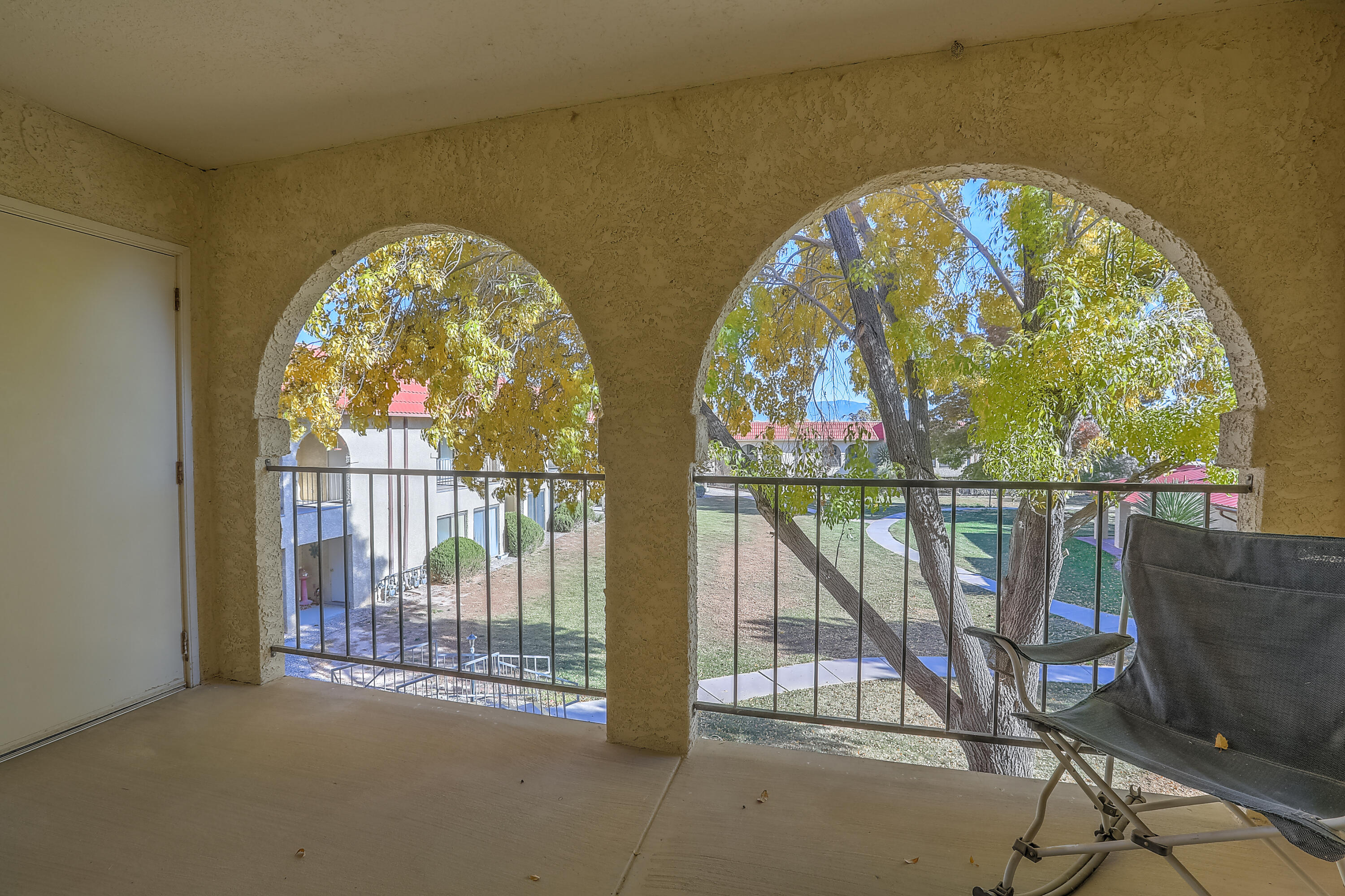 827 COUNTRY CLUB Drive SE Unit: 2B