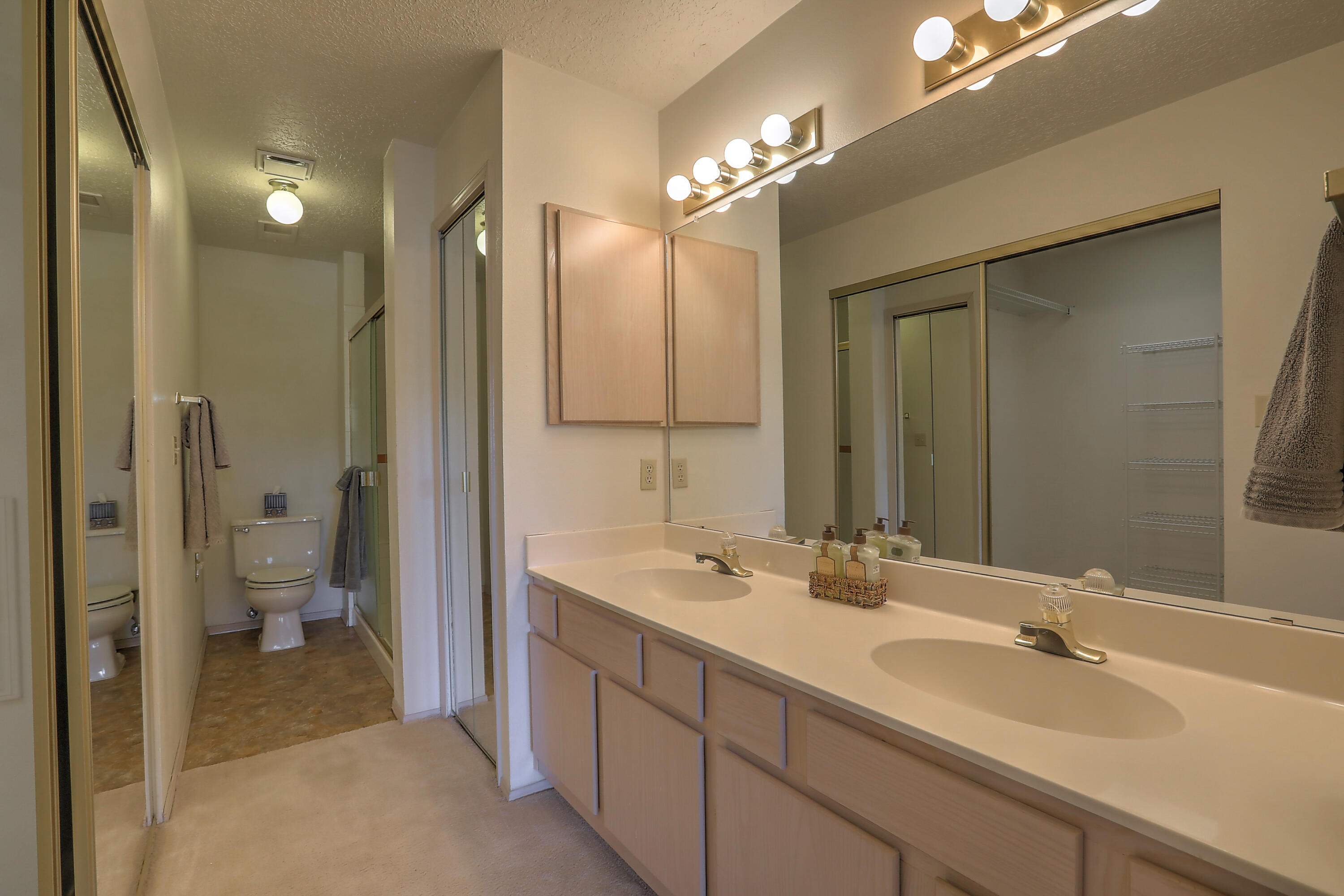 827 COUNTRY CLUB Drive SE Unit: 2B