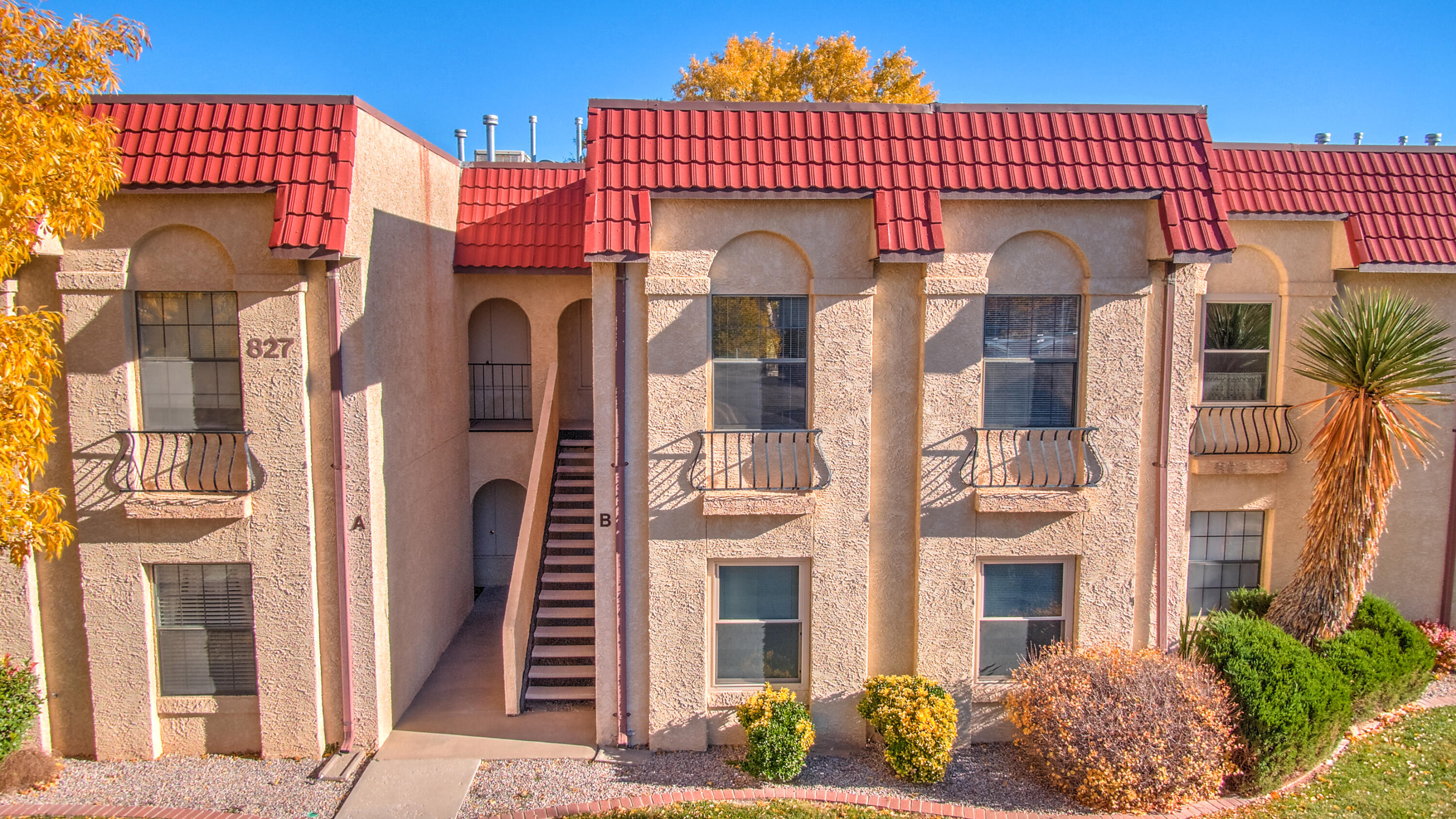 827 COUNTRY CLUB Drive SE Unit: 2B