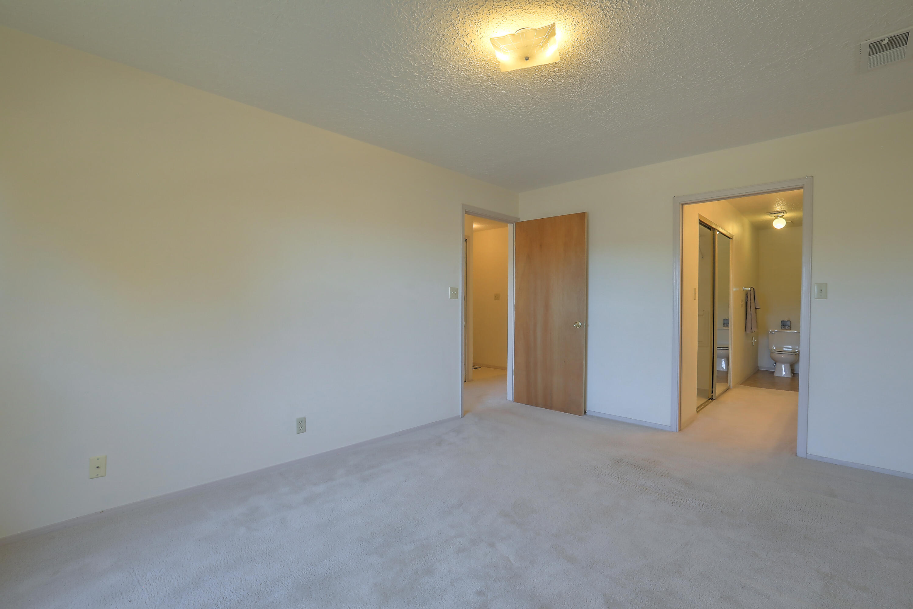 827 COUNTRY CLUB Drive SE Unit: 2B