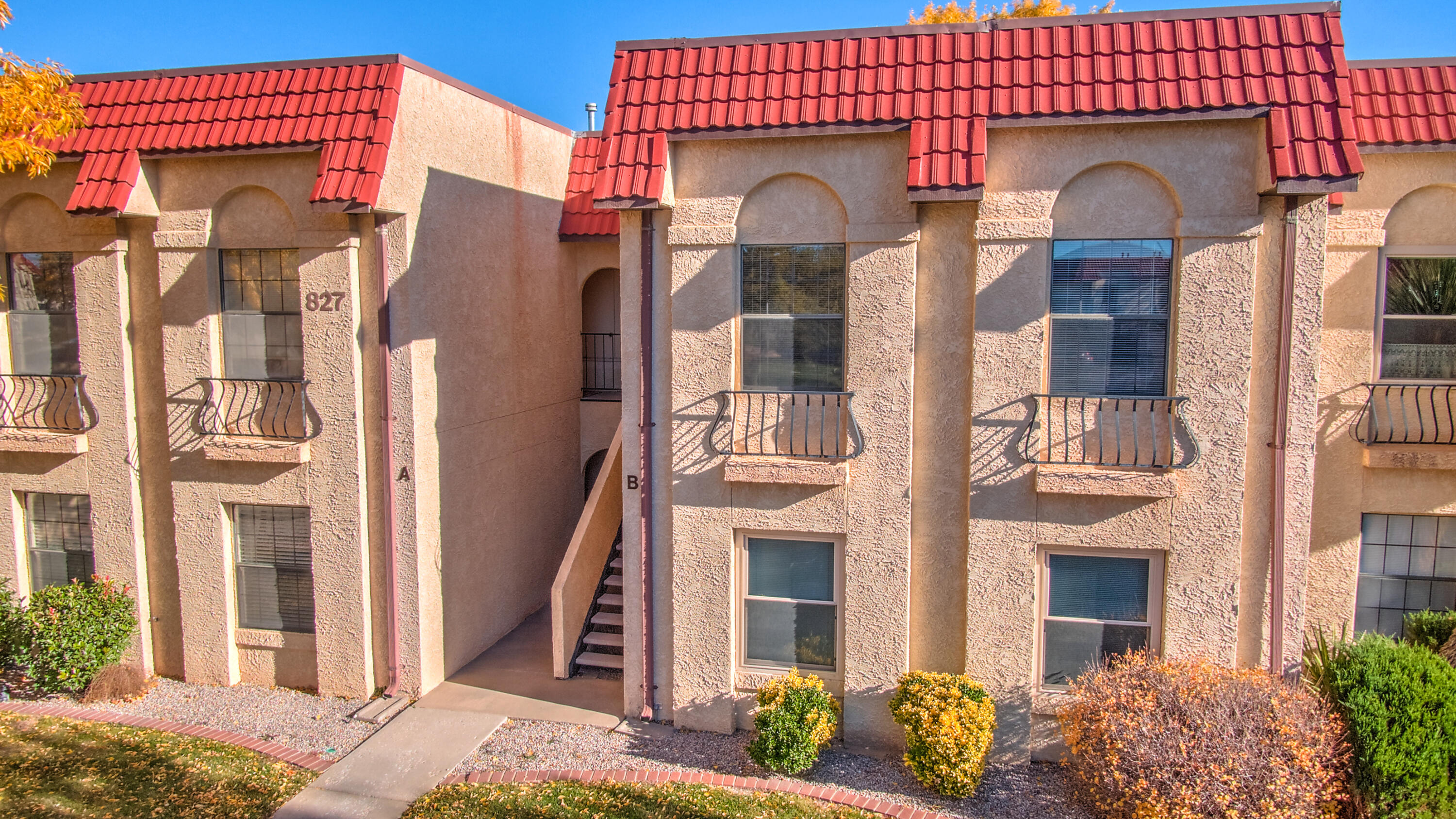 827 COUNTRY CLUB Drive SE Unit: 2B