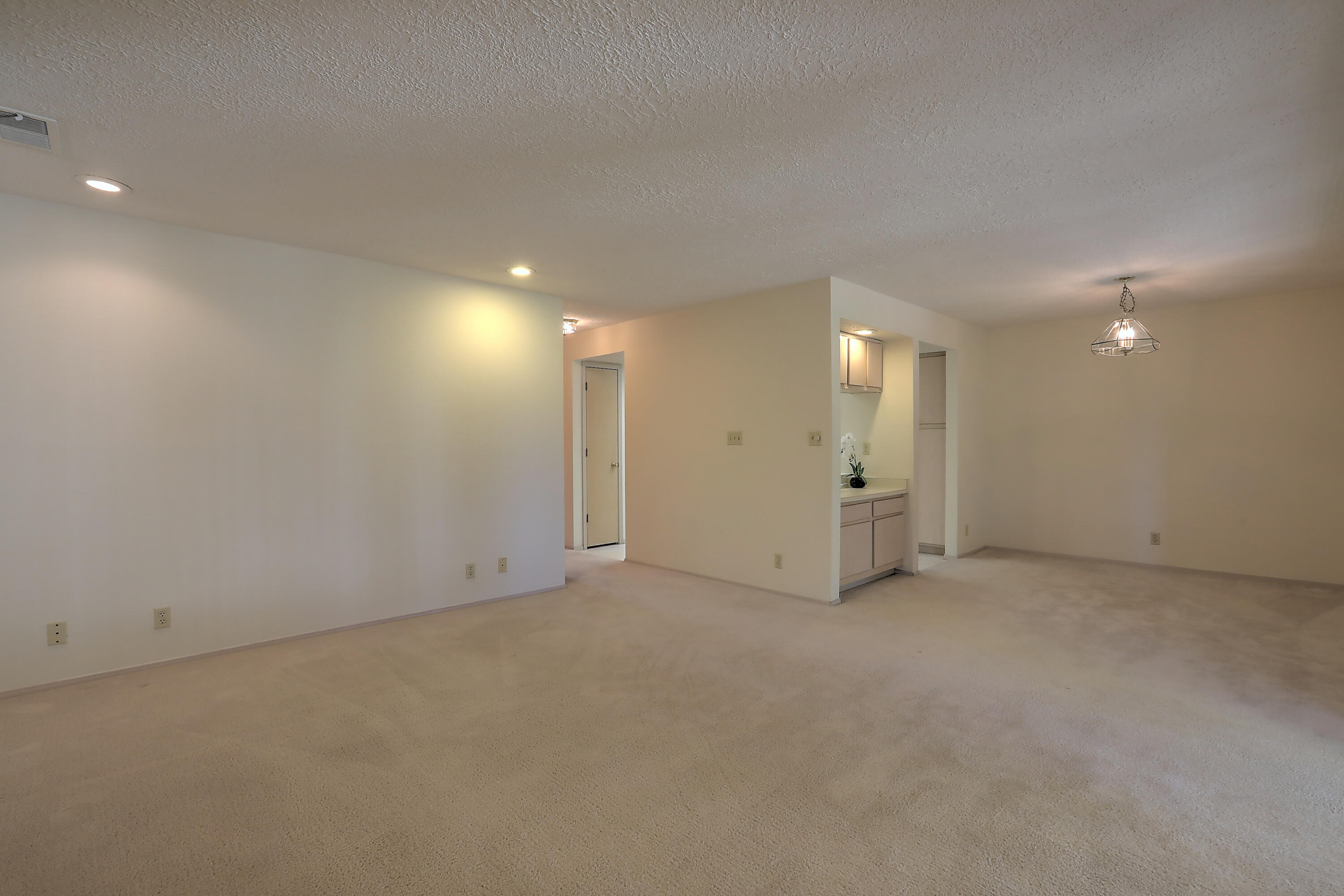 827 COUNTRY CLUB Drive SE Unit: 2B
