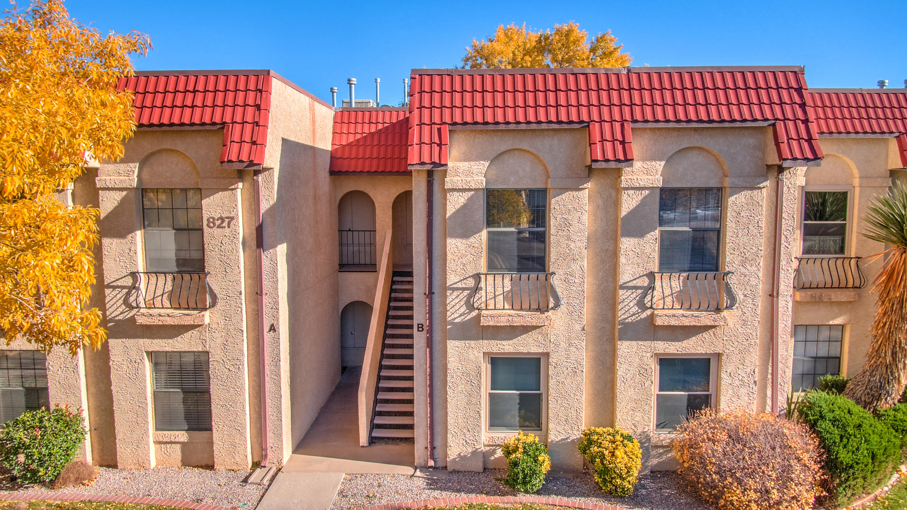 827 COUNTRY CLUB Drive SE Unit: 2B