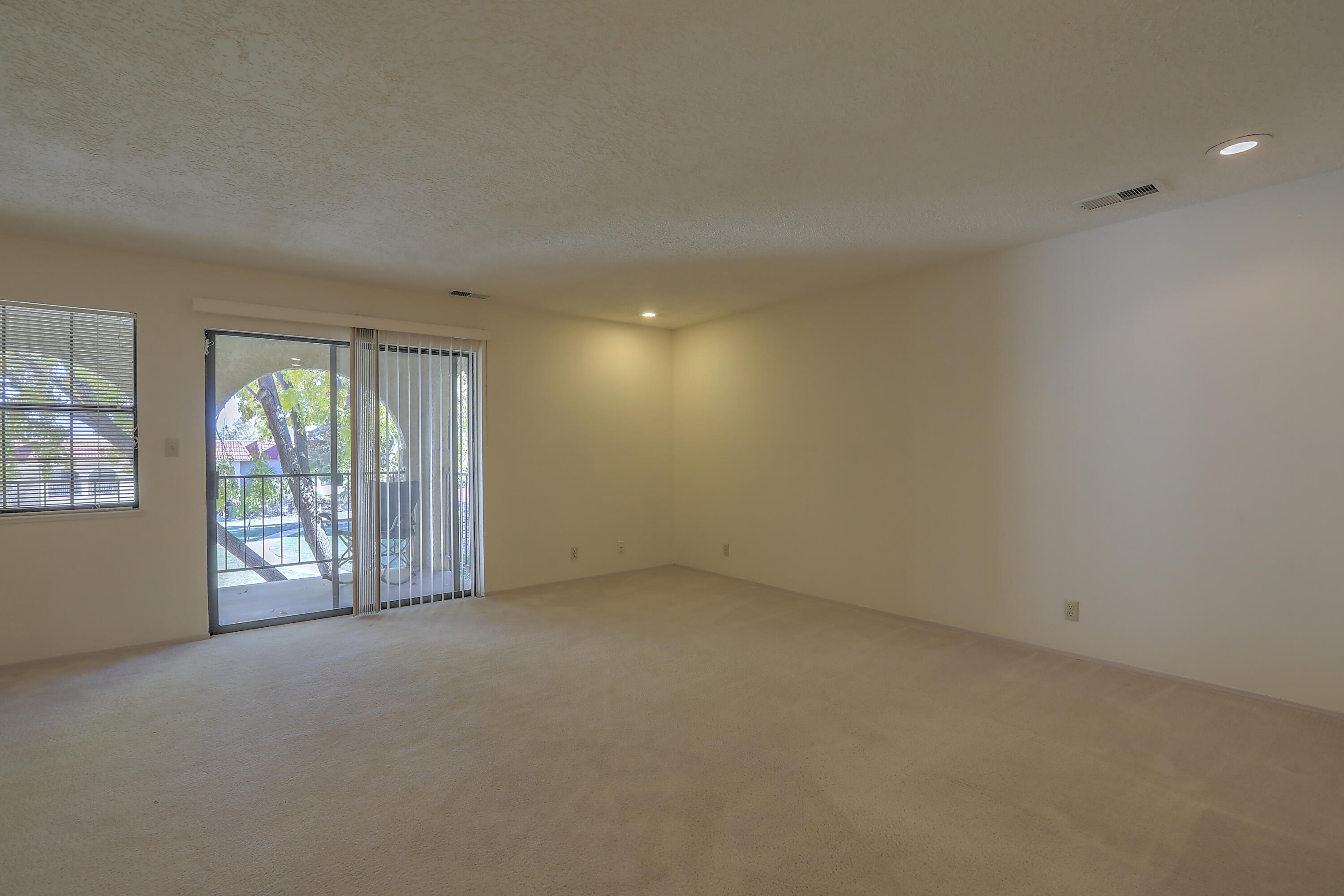 827 COUNTRY CLUB Drive SE Unit: 2B