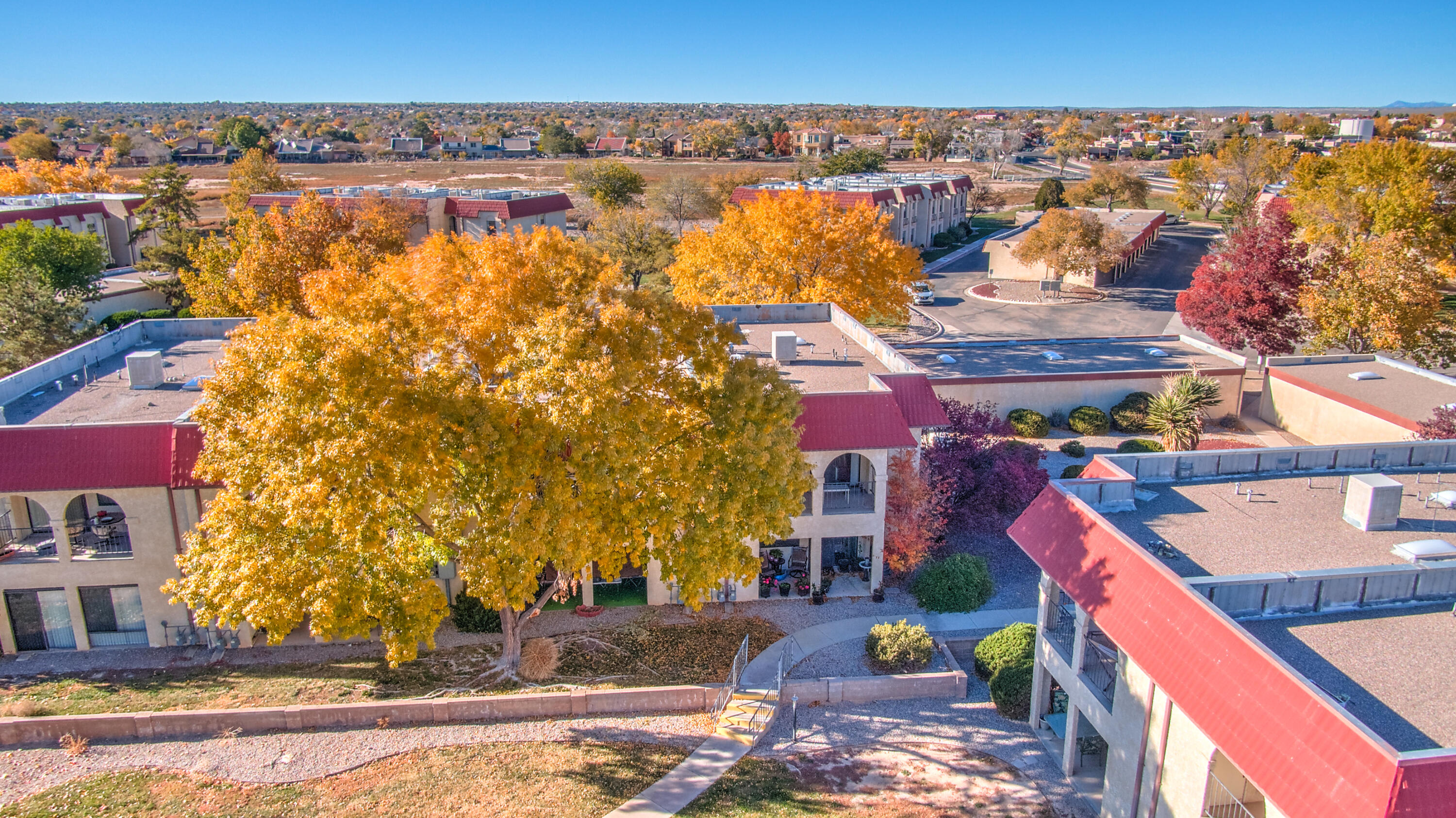 827 COUNTRY CLUB Drive SE Unit: 2B
