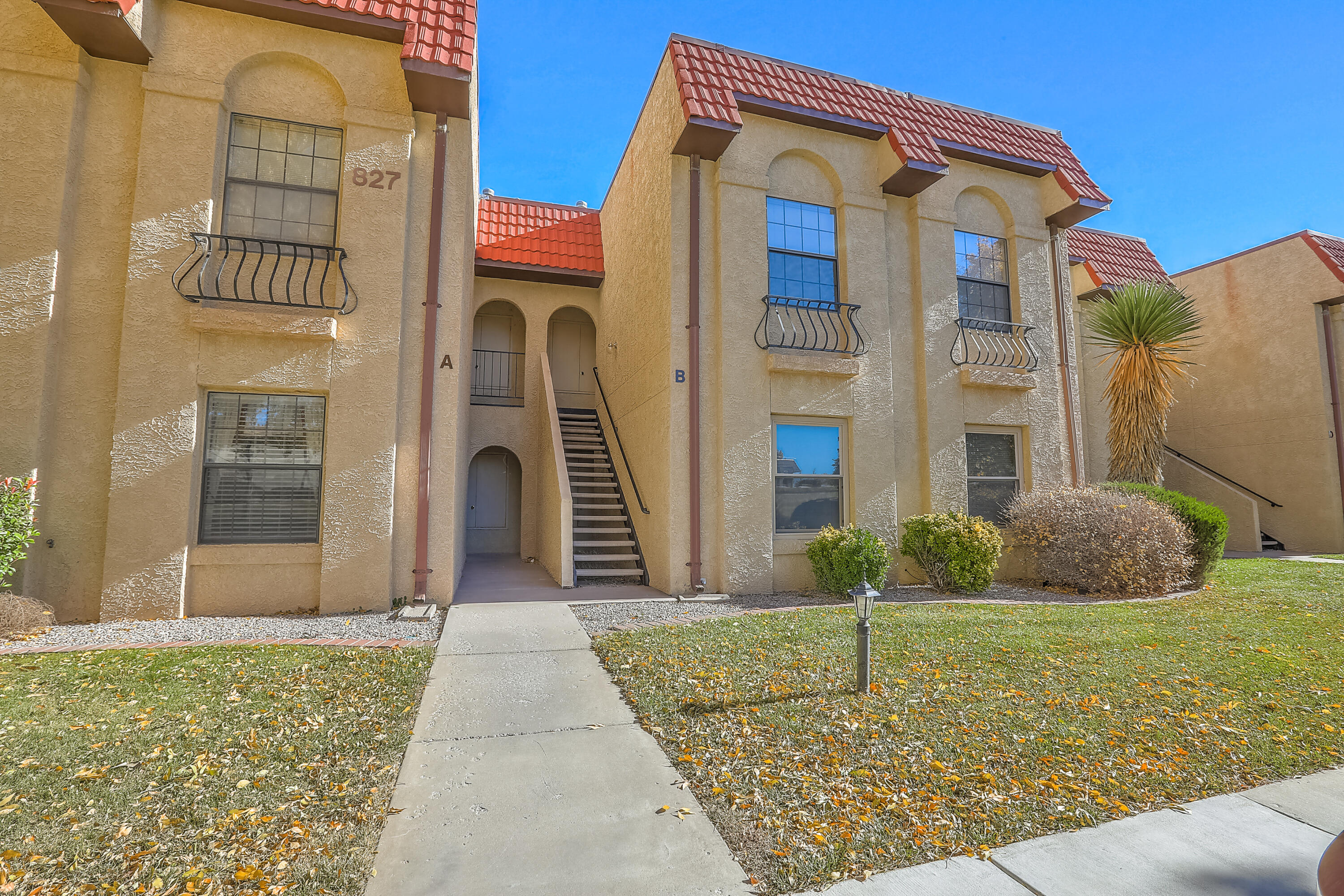 827 COUNTRY CLUB Drive SE Unit: 2B