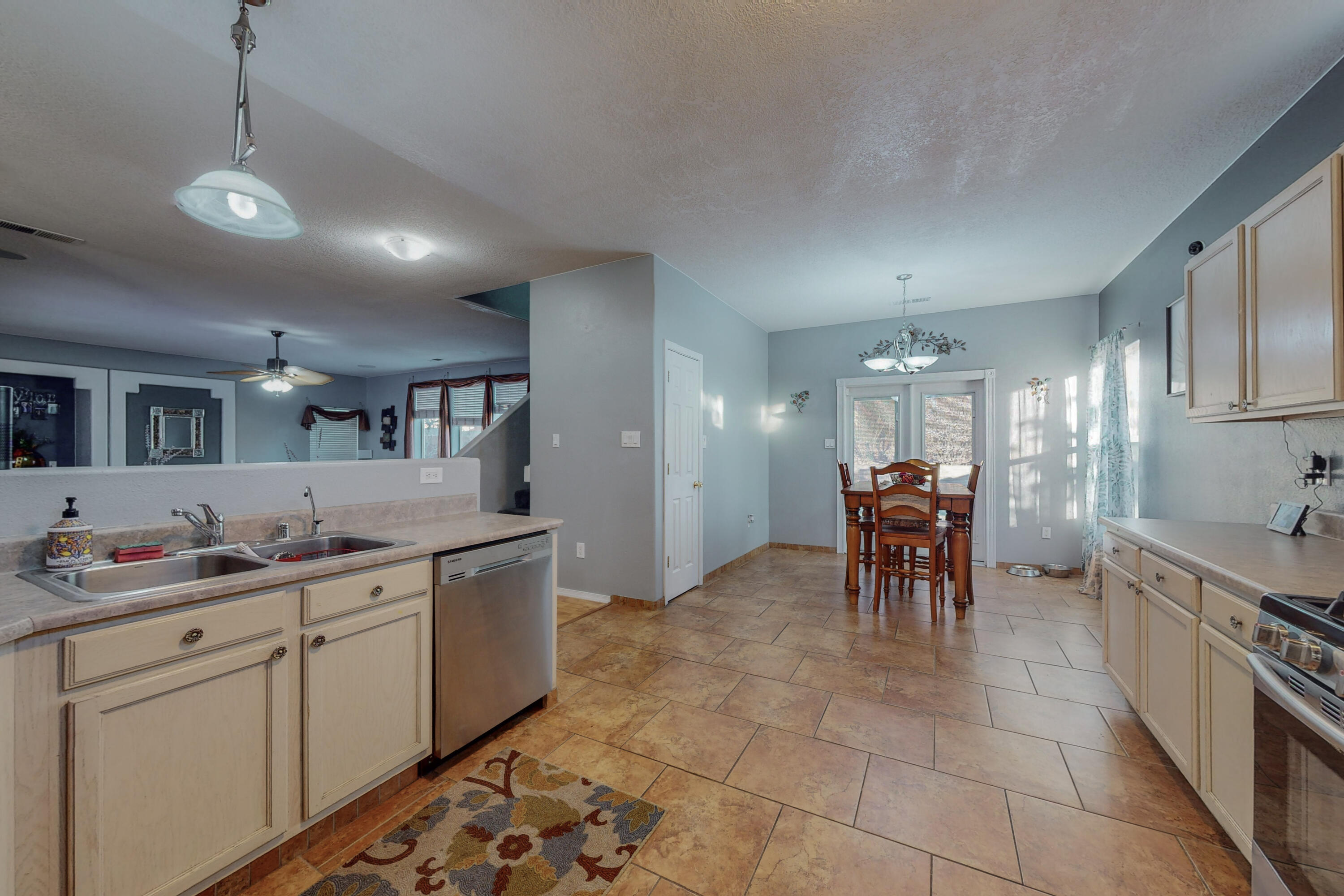 524 Winema Court SE