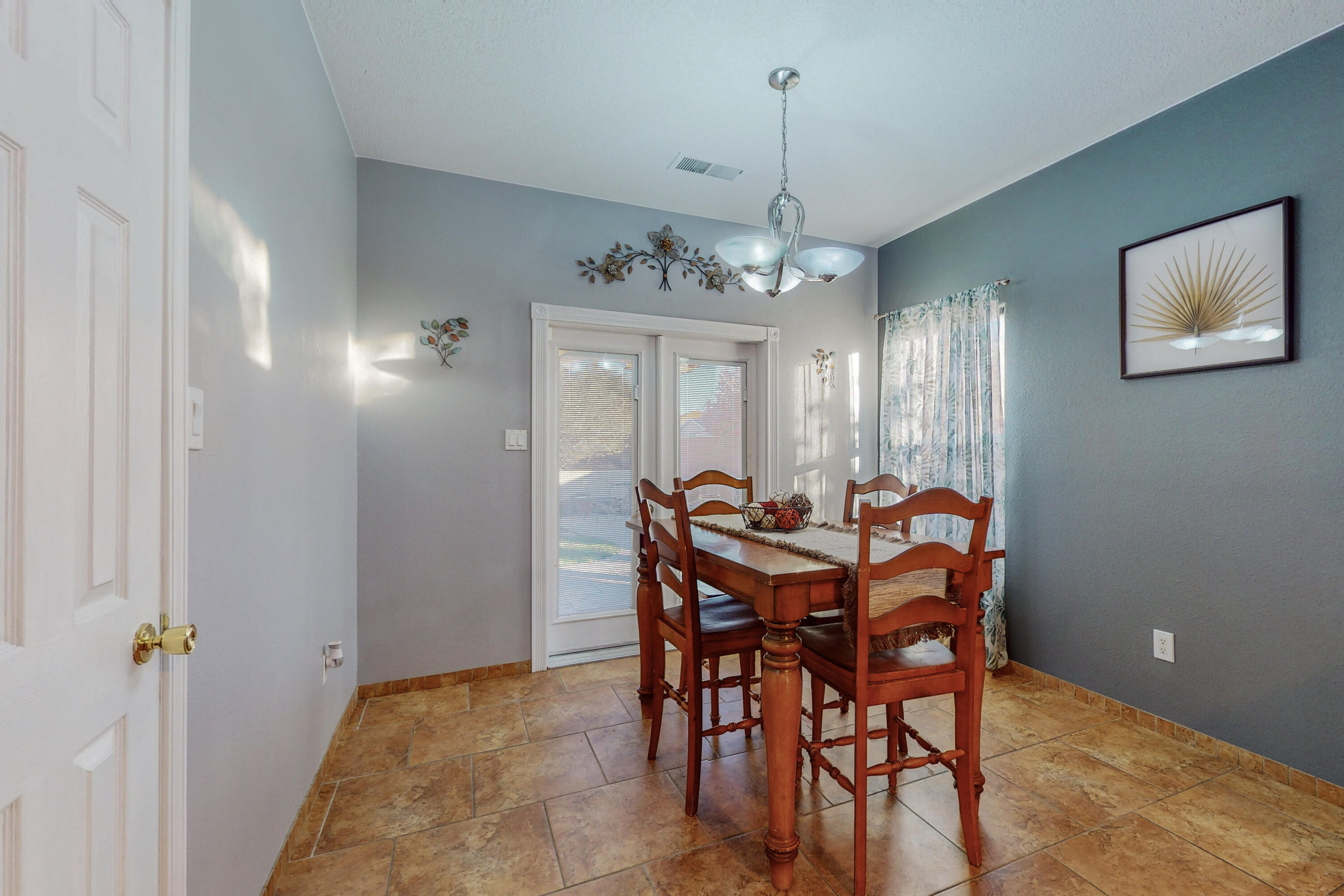 524 Winema Court SE