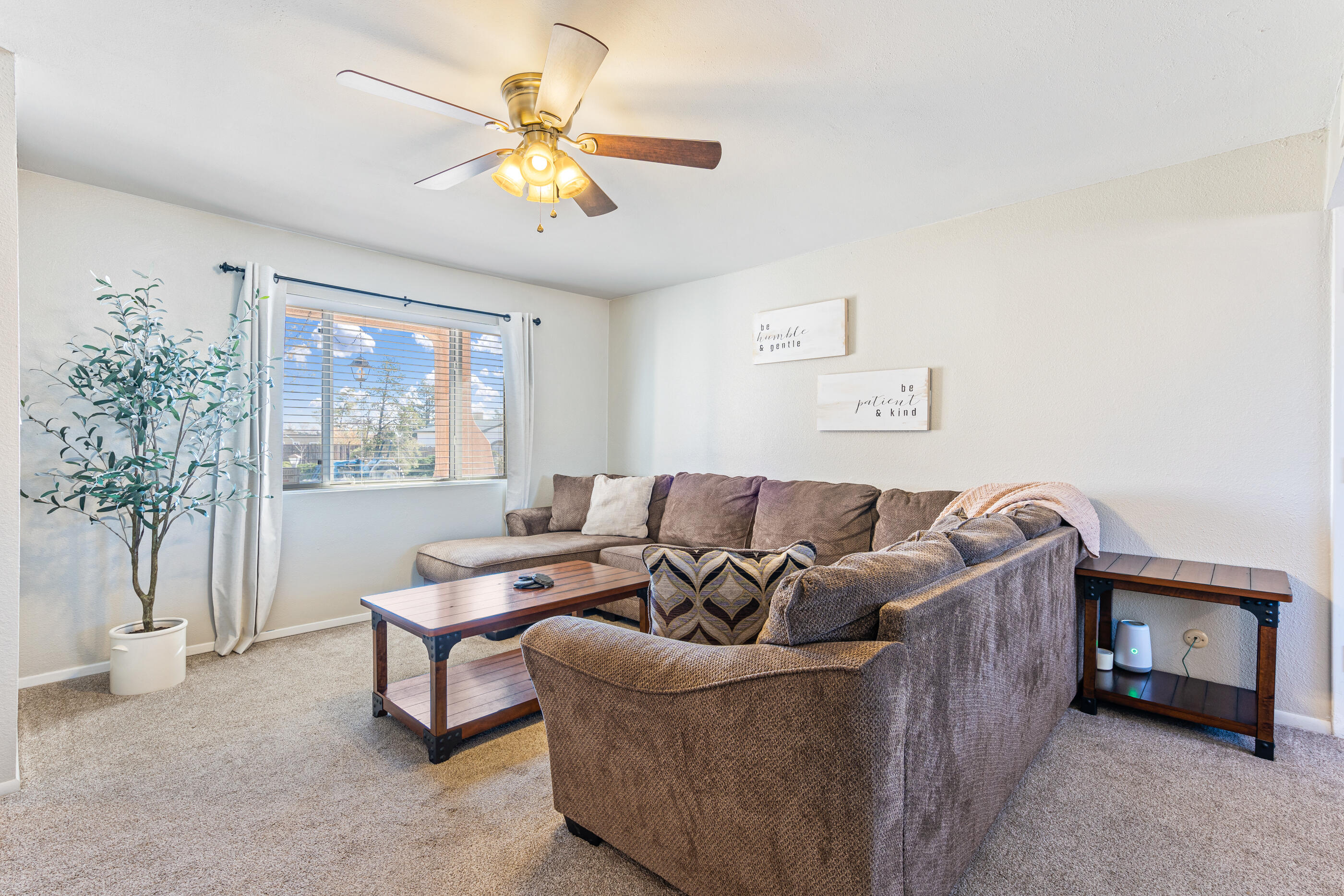 705 OREJA DE ORO Drive SE
