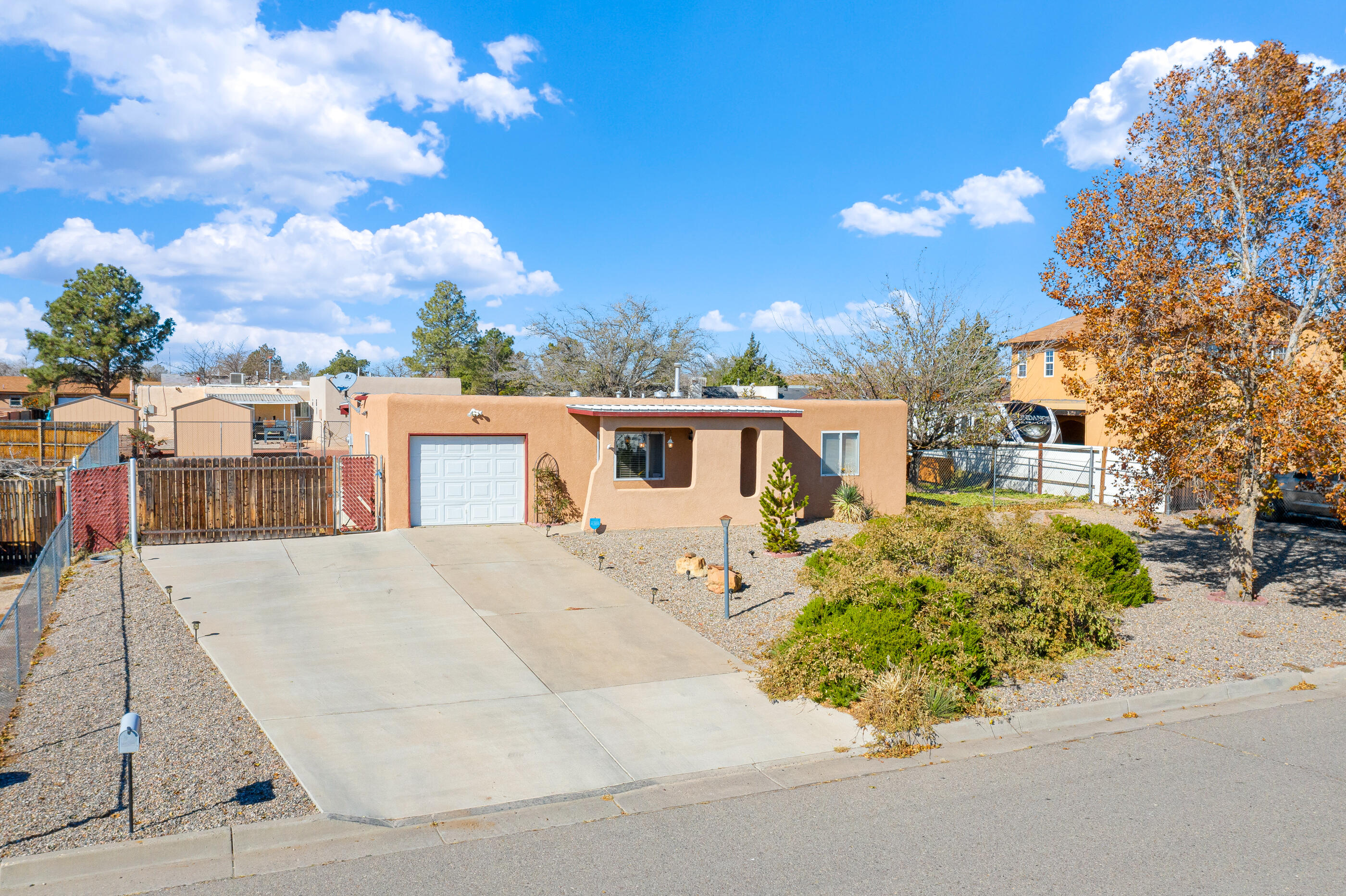 705 OREJA DE ORO Drive SE