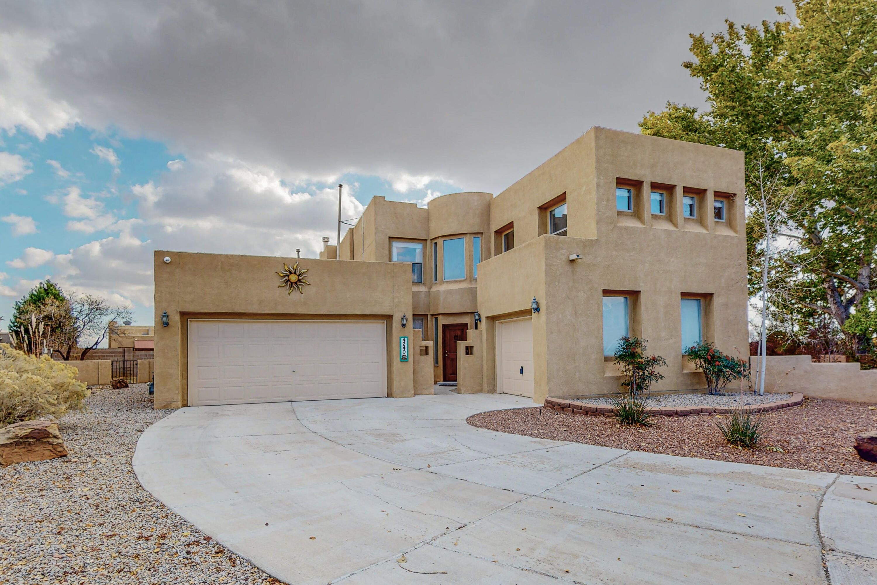 4240 Saddleback Road NW