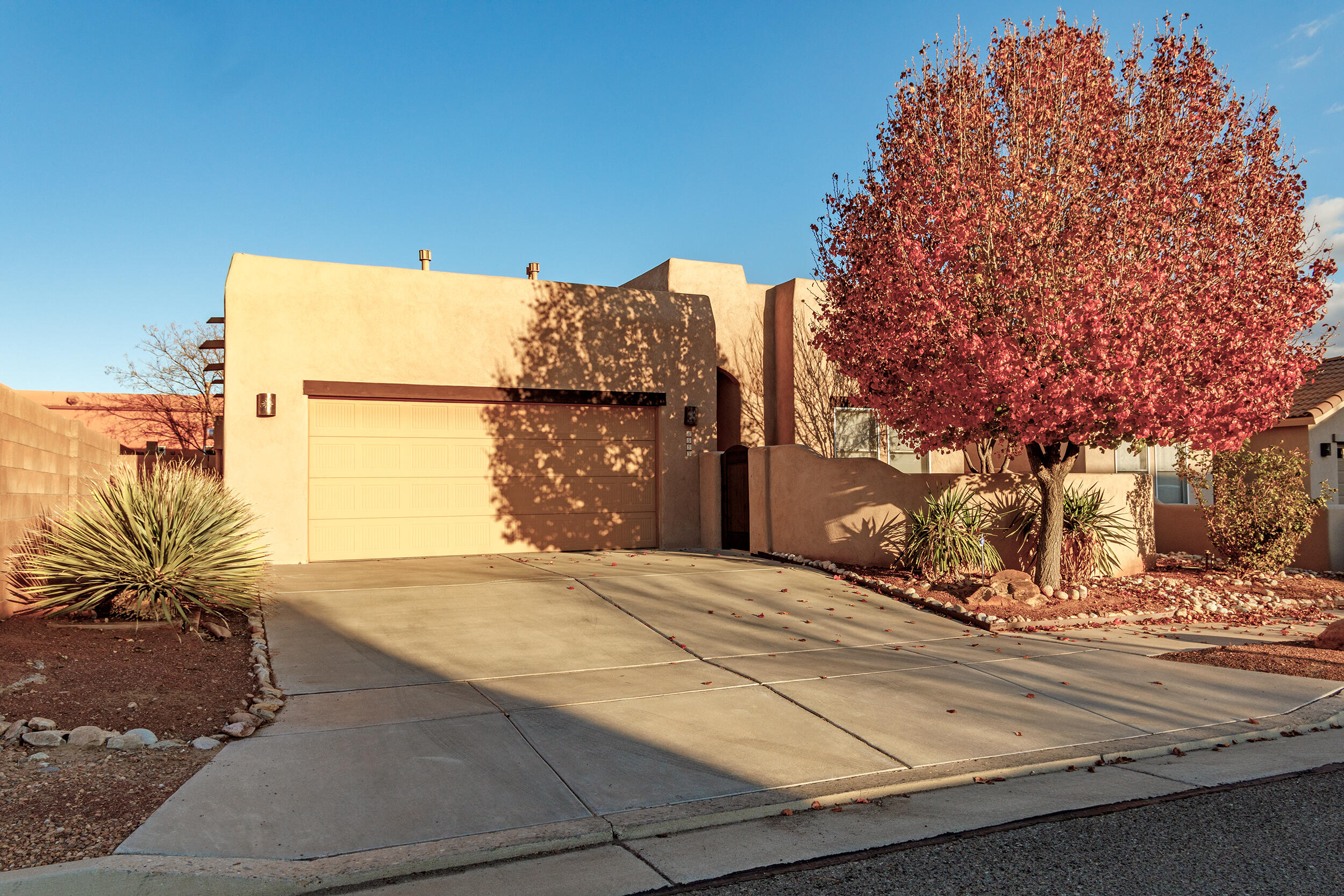 6523 CLIFF DWELLERS Road NW