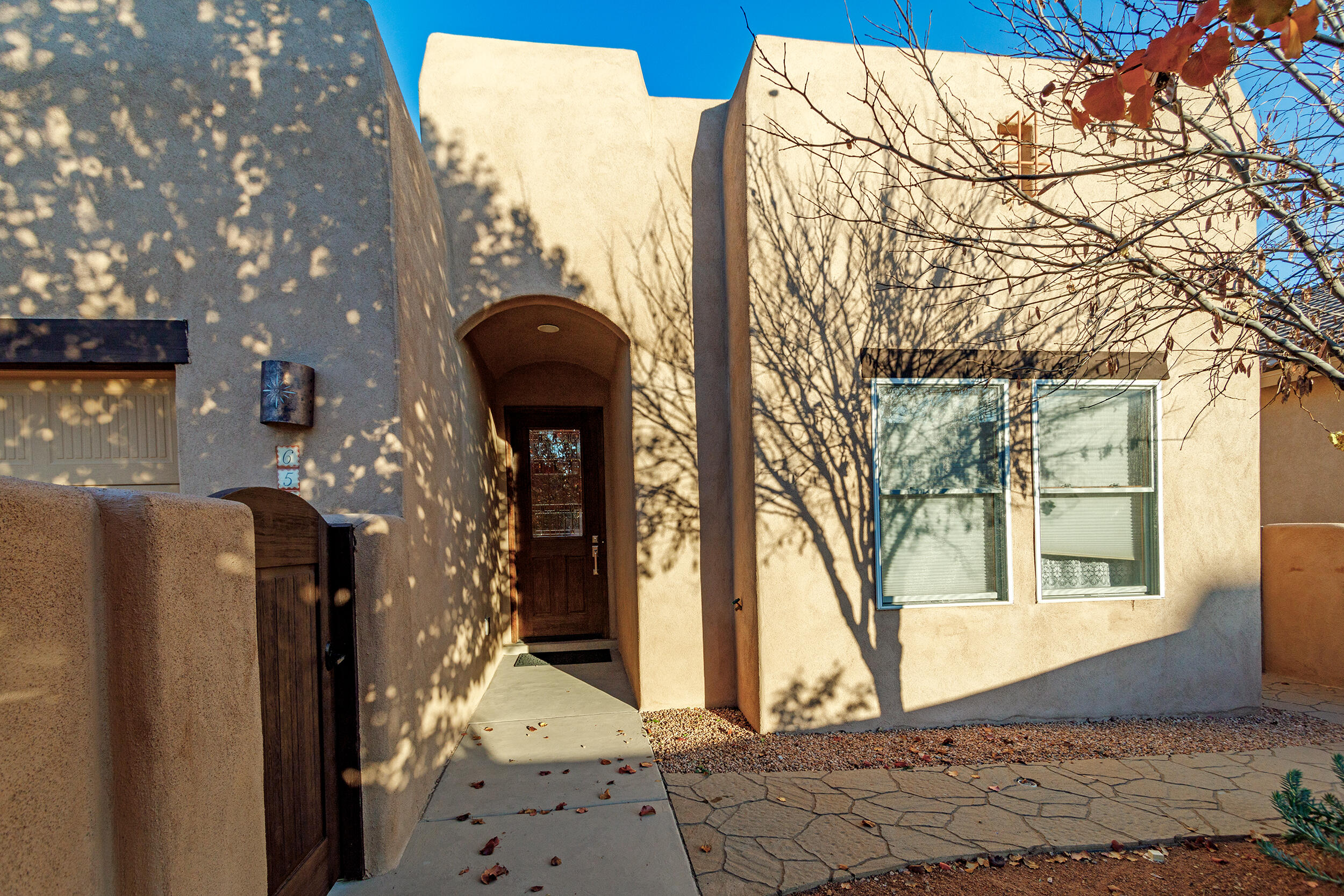 6523 CLIFF DWELLERS Road NW