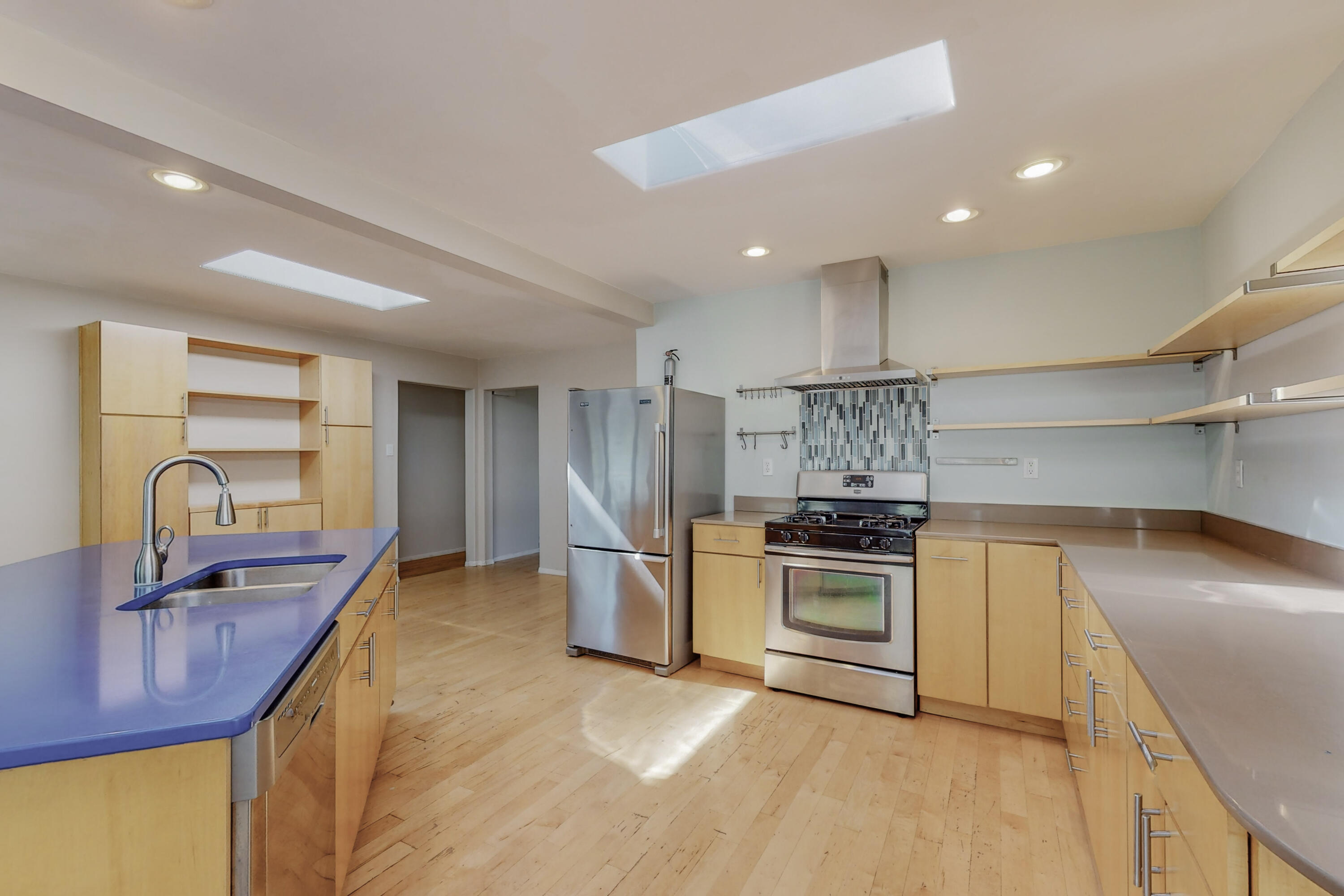 701 Alvarado Drive NE