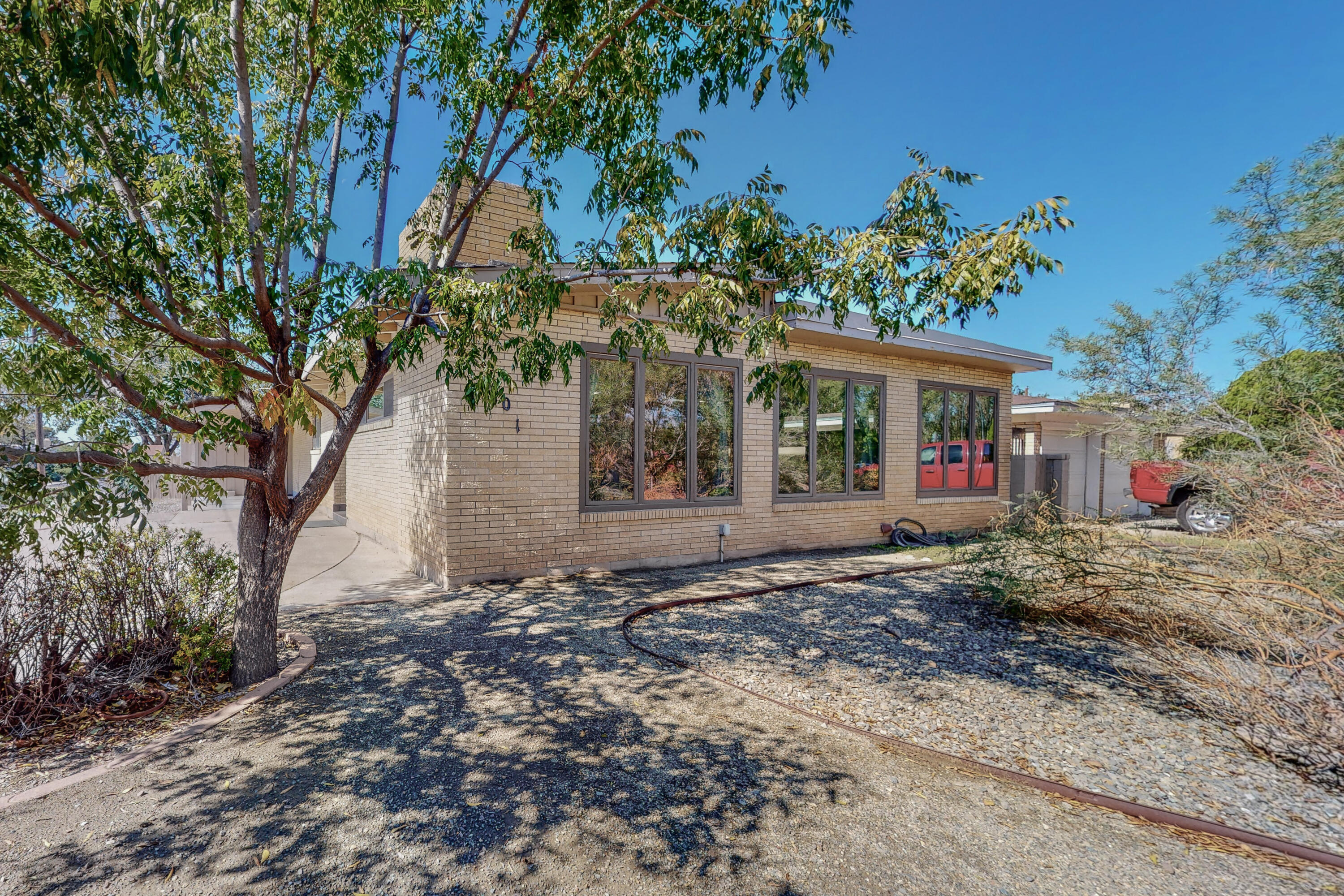 701 Alvarado Drive NE