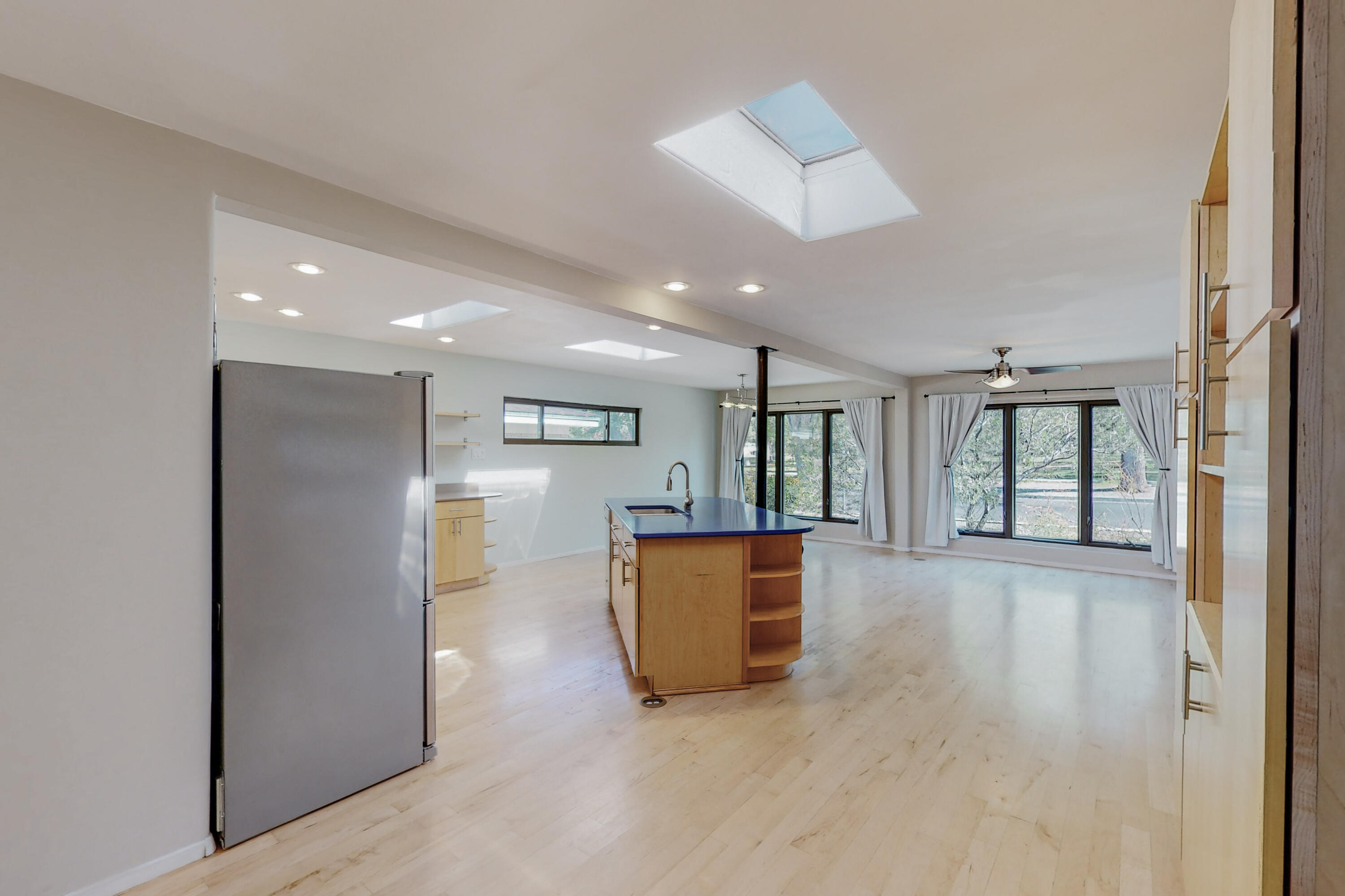 701 Alvarado Drive NE