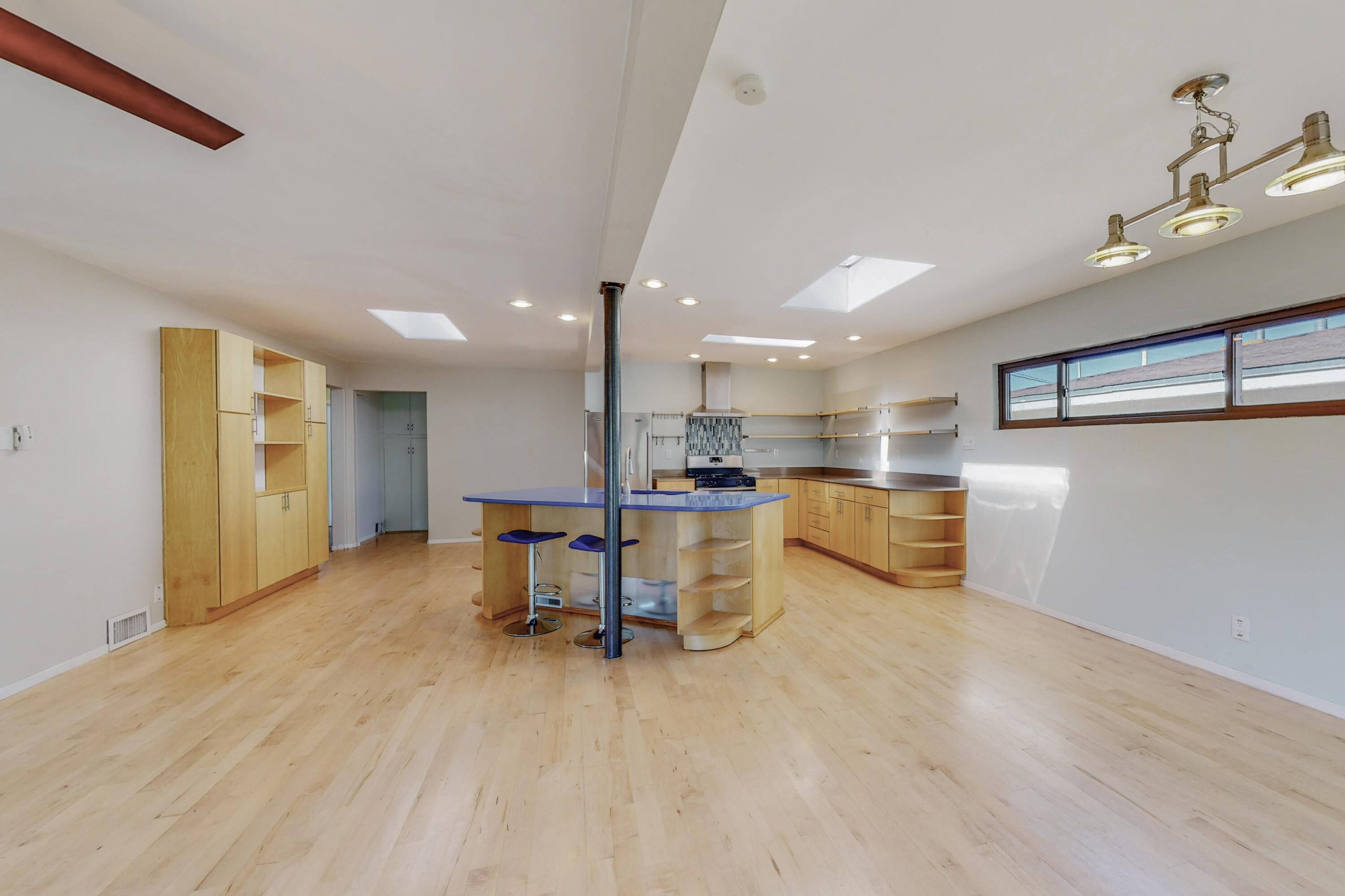 701 Alvarado Drive NE