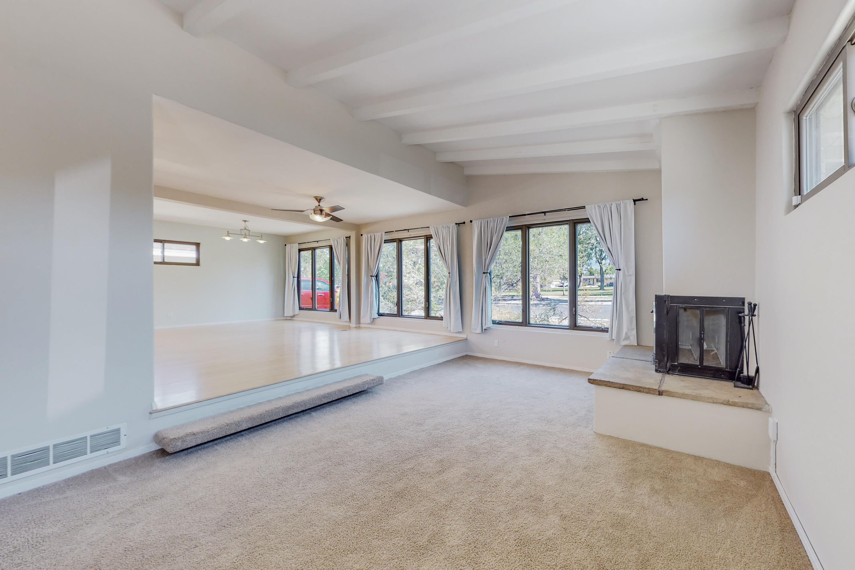 701 Alvarado Drive NE