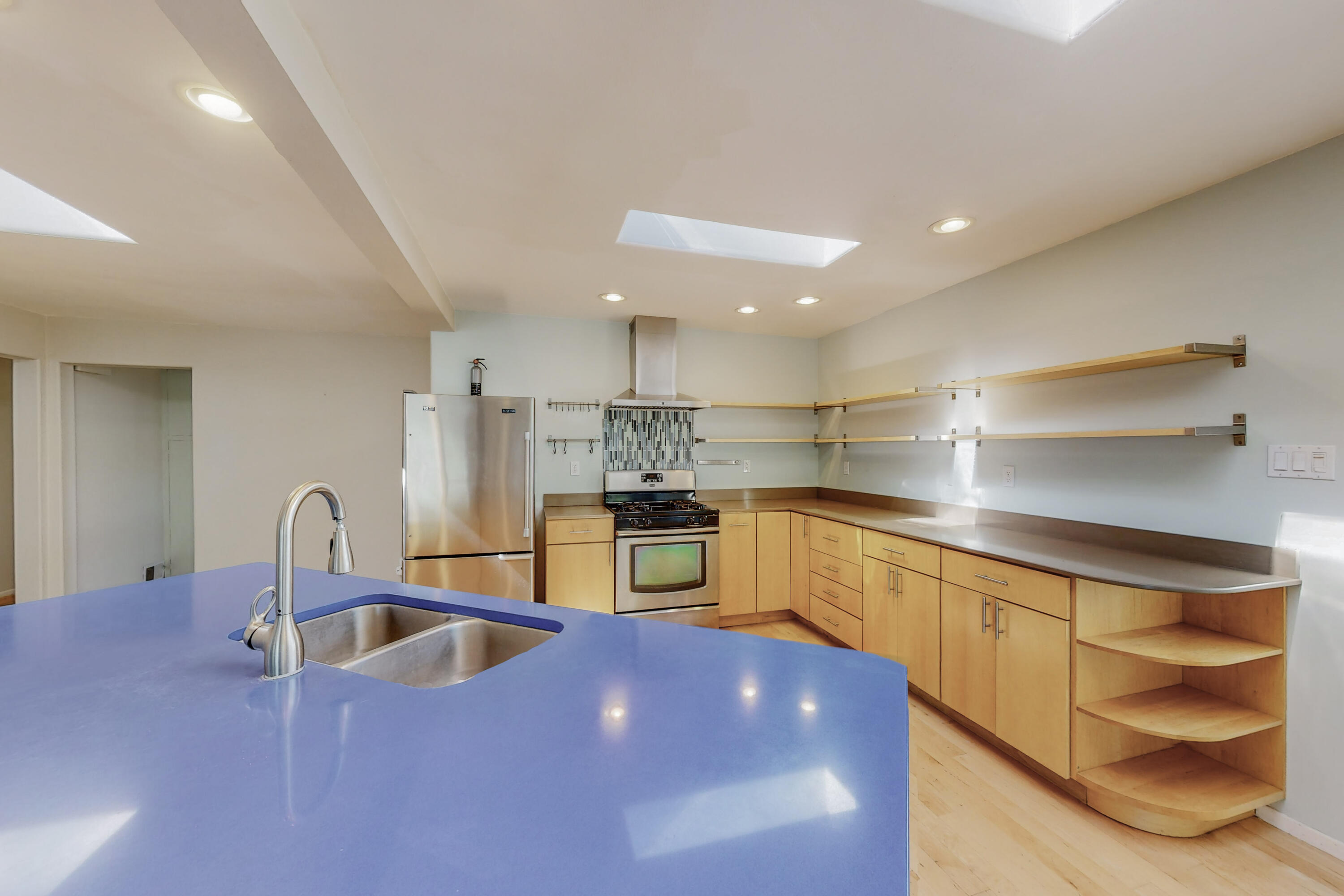 701 Alvarado Drive NE