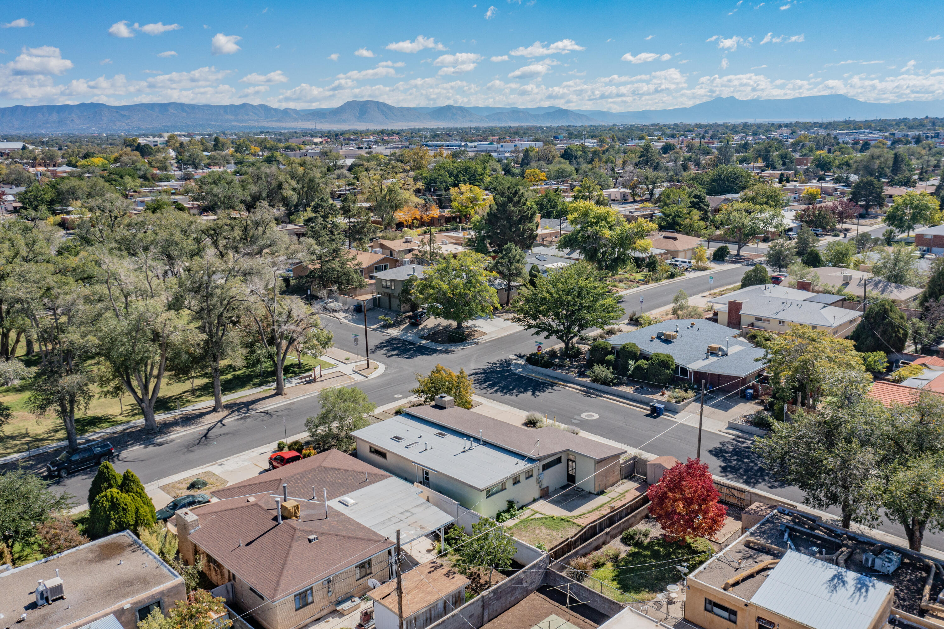 701 Alvarado Drive NE