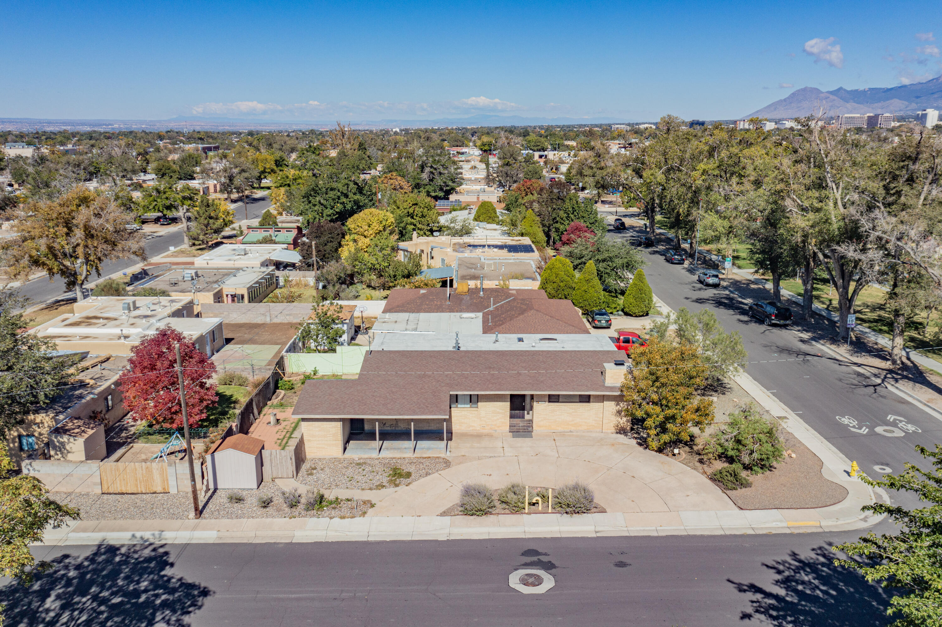 701 Alvarado Drive NE