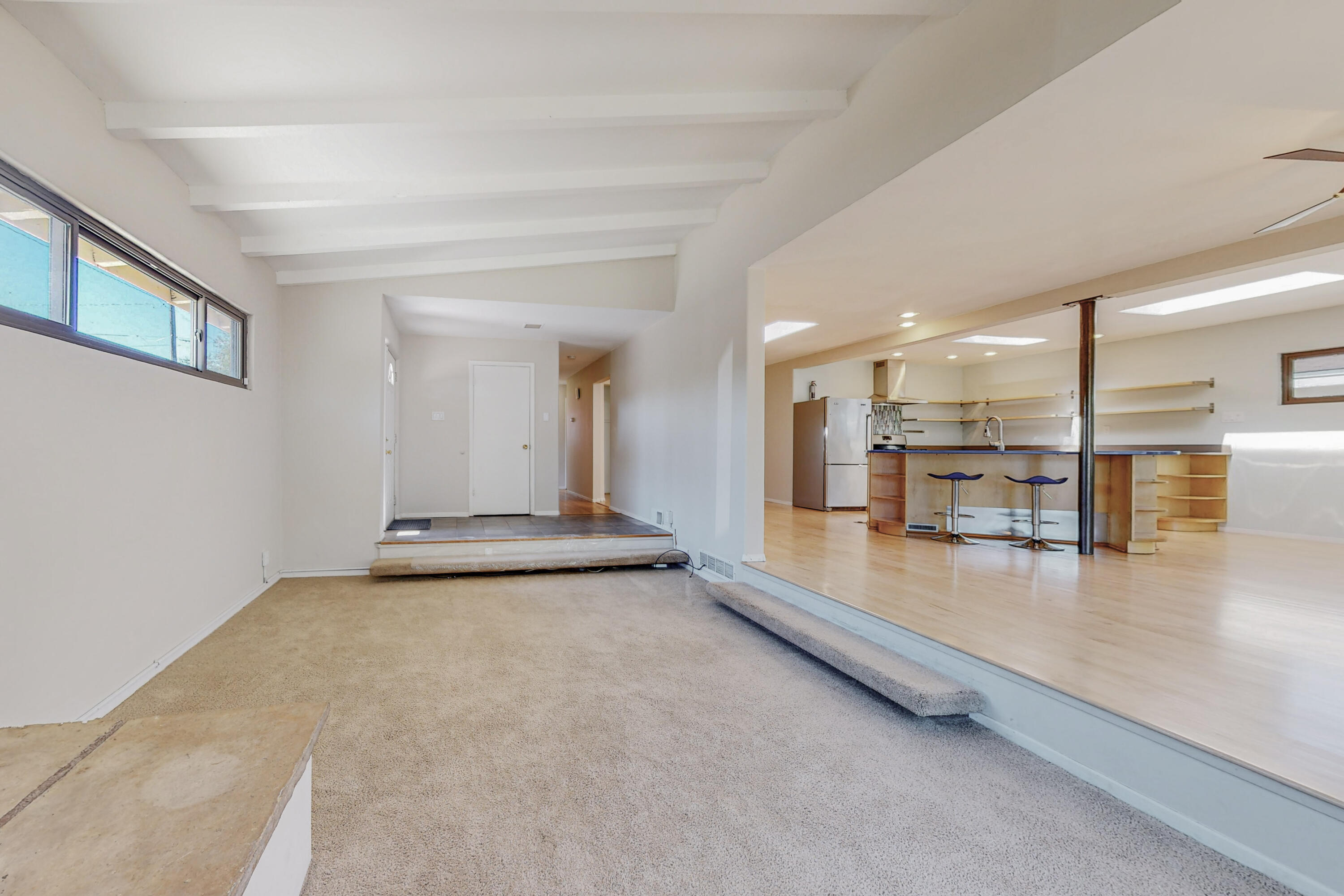 701 Alvarado Drive NE