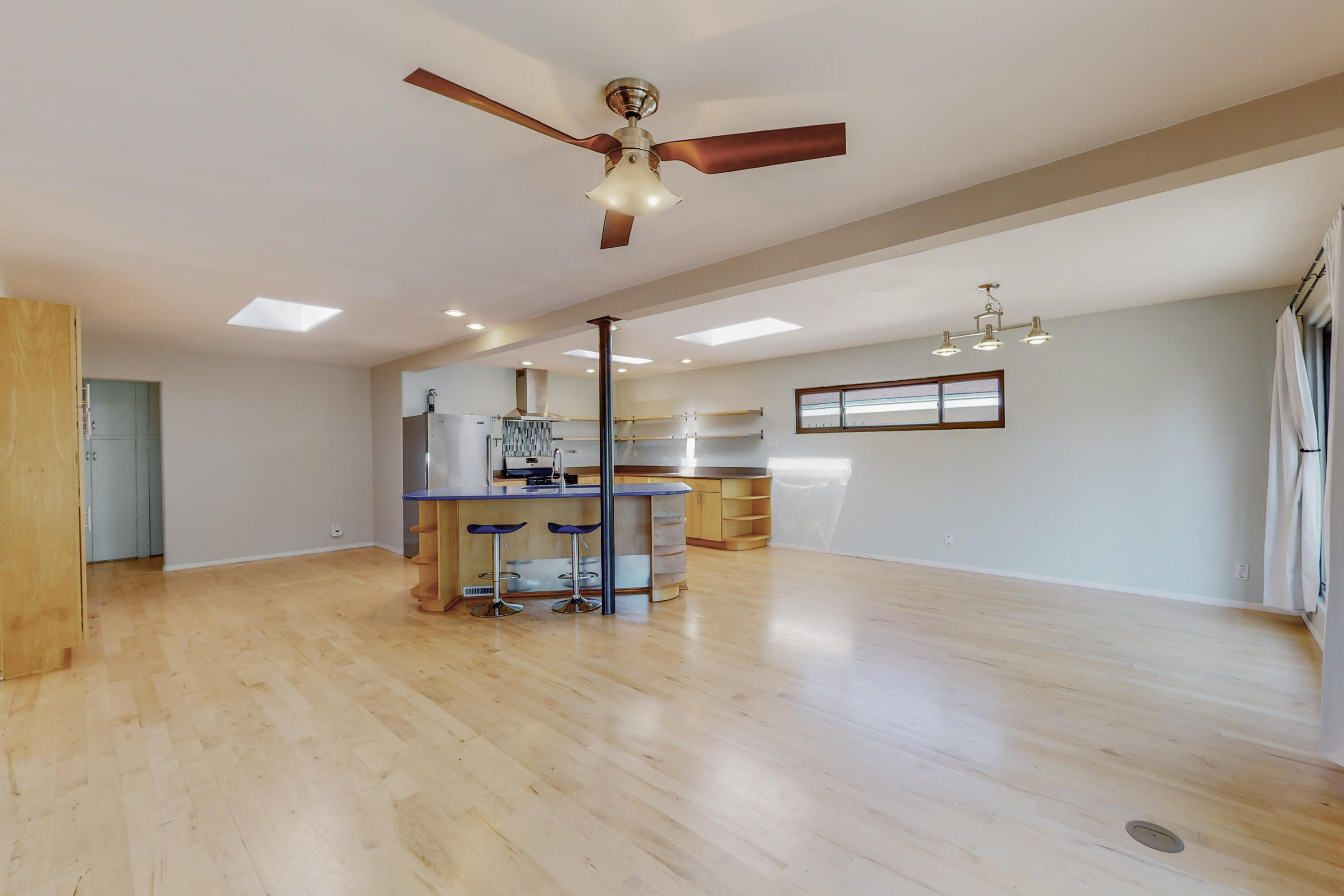 701 Alvarado Drive NE
