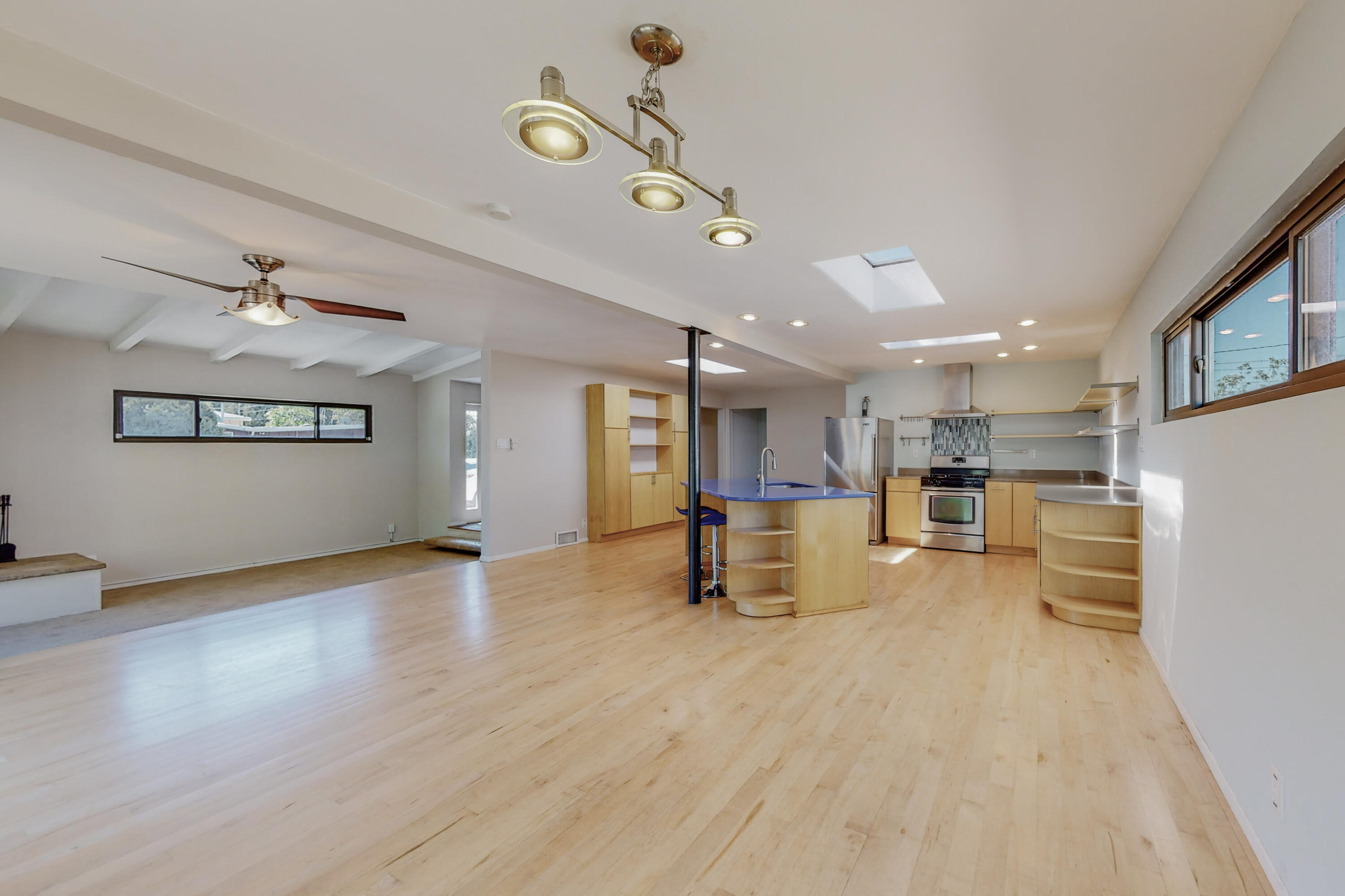 701 Alvarado Drive NE
